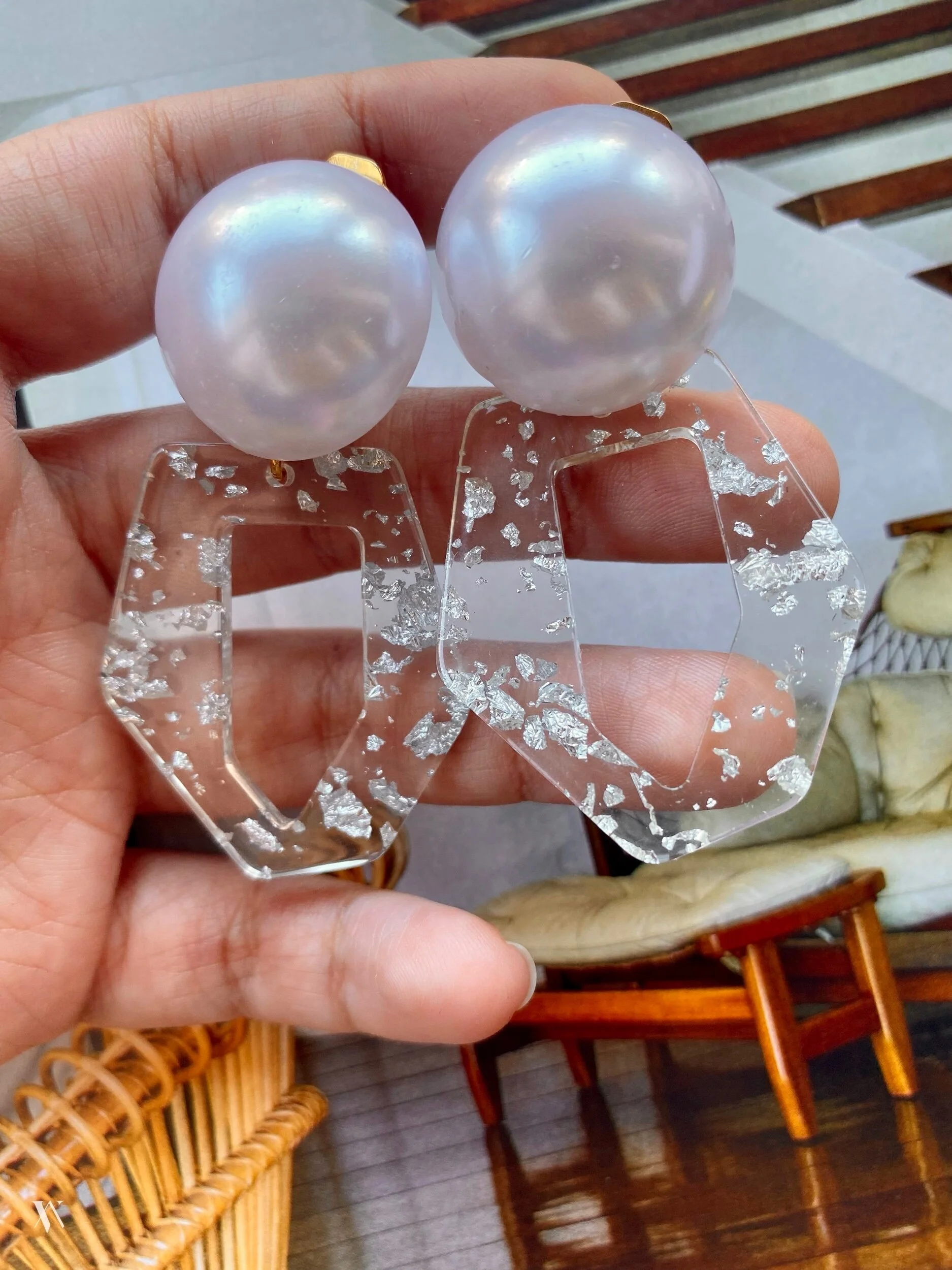 09D7663F-1887-4EBF-B0BE-3B634FA9C9FE