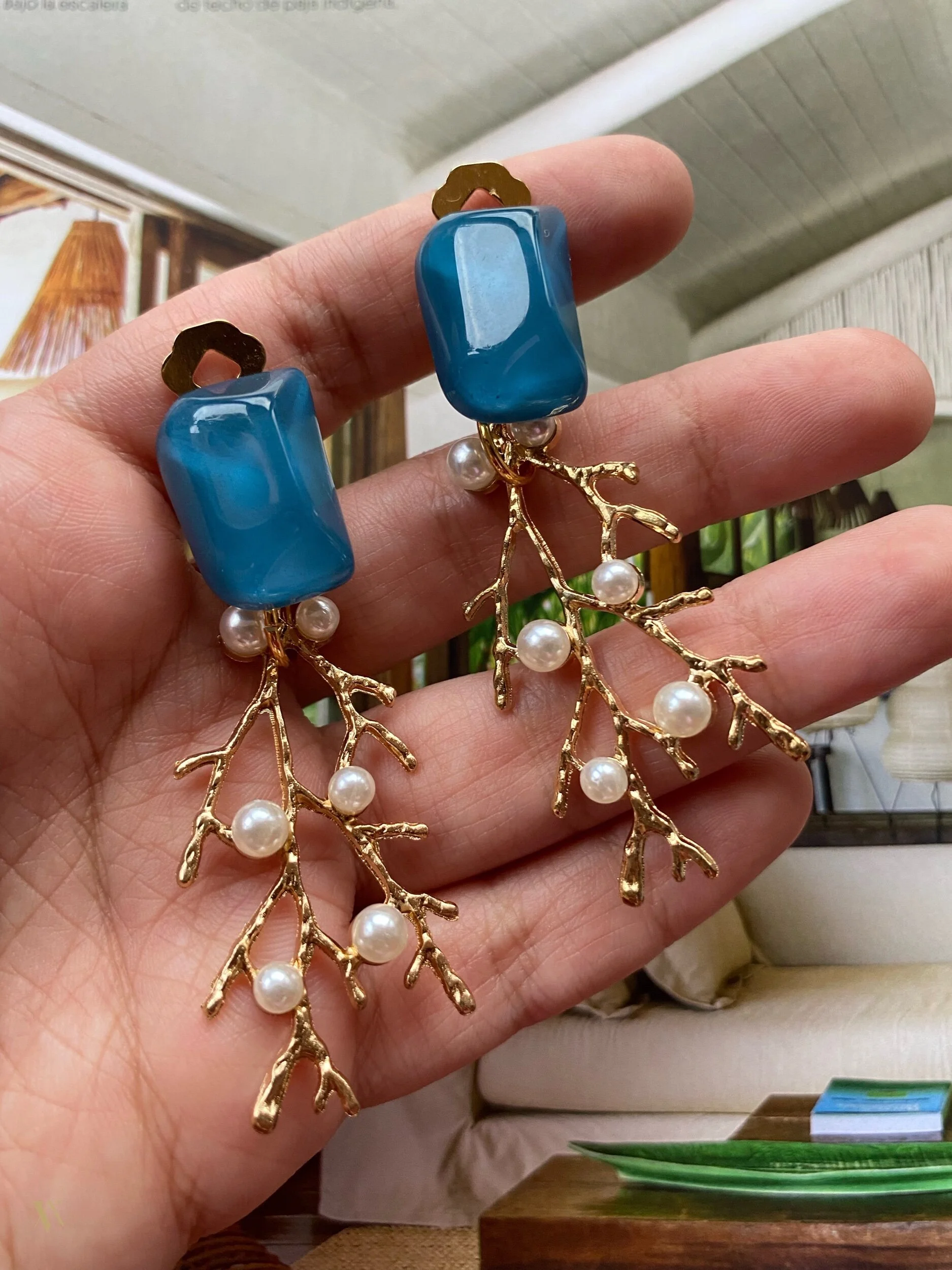 7A35AF22-1D53-48D4-B0A9-6147F9FC6DEA