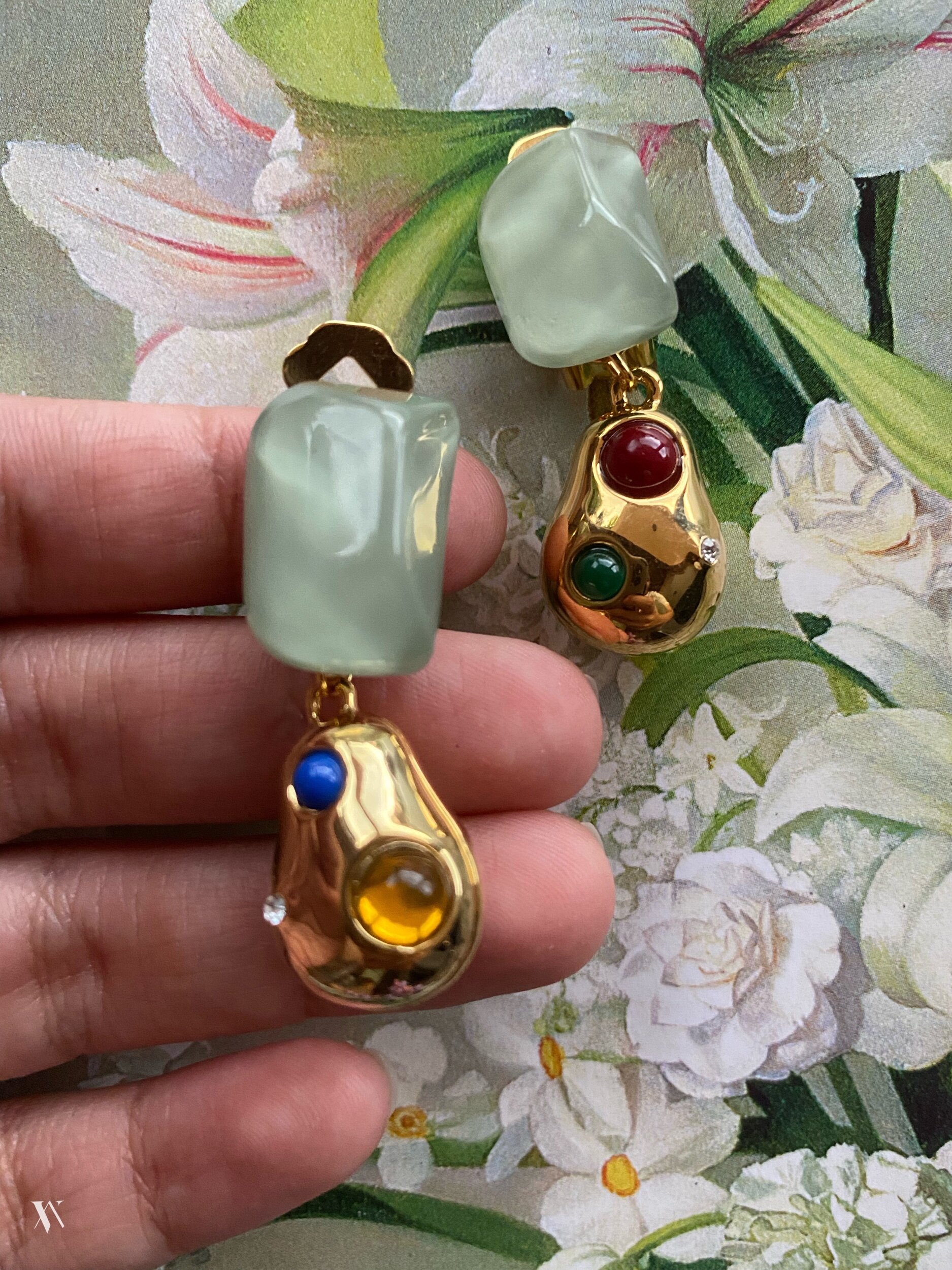 2F73FAF8-95A7-4974-8F7F-2A5A1E4FF78F