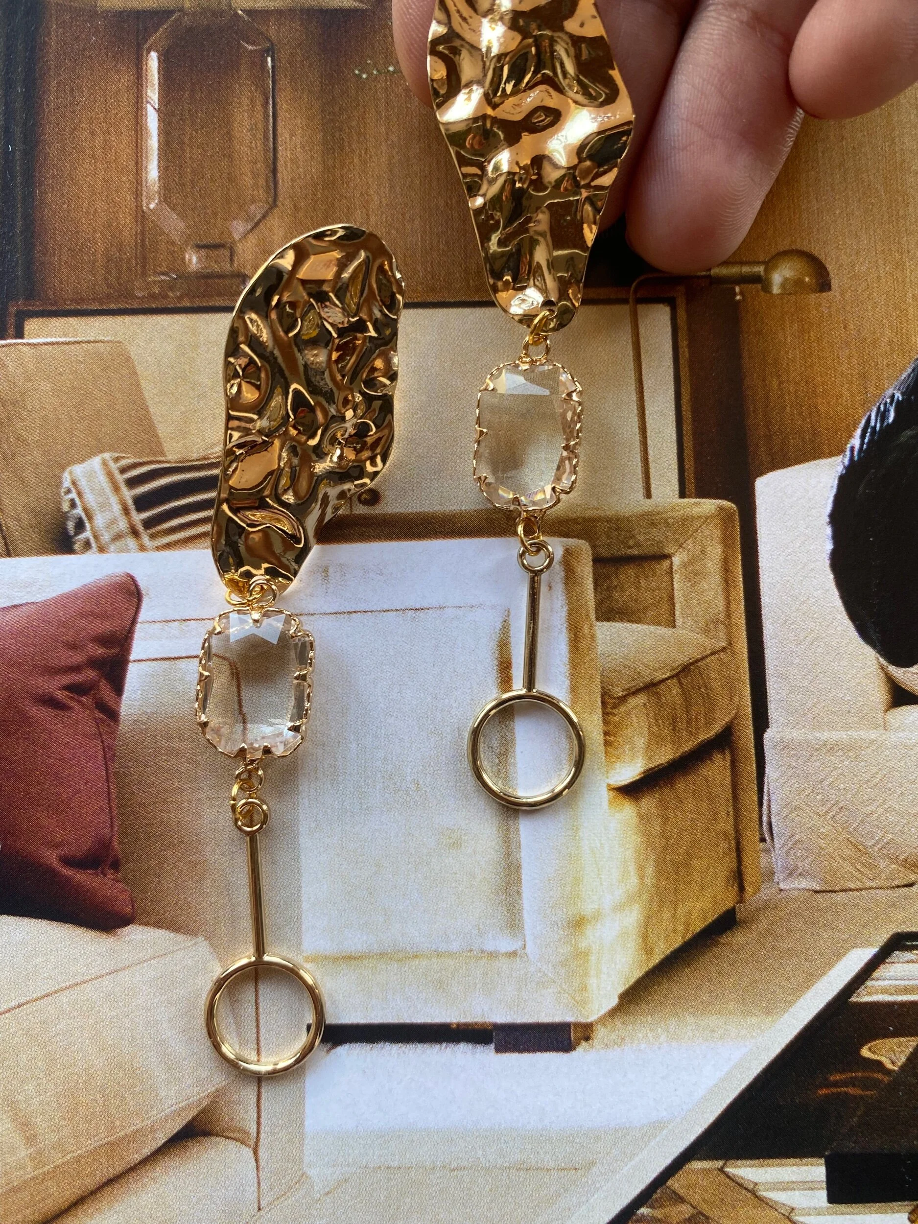 93699557-8283-4D1C-944F-91E0BA59C38E