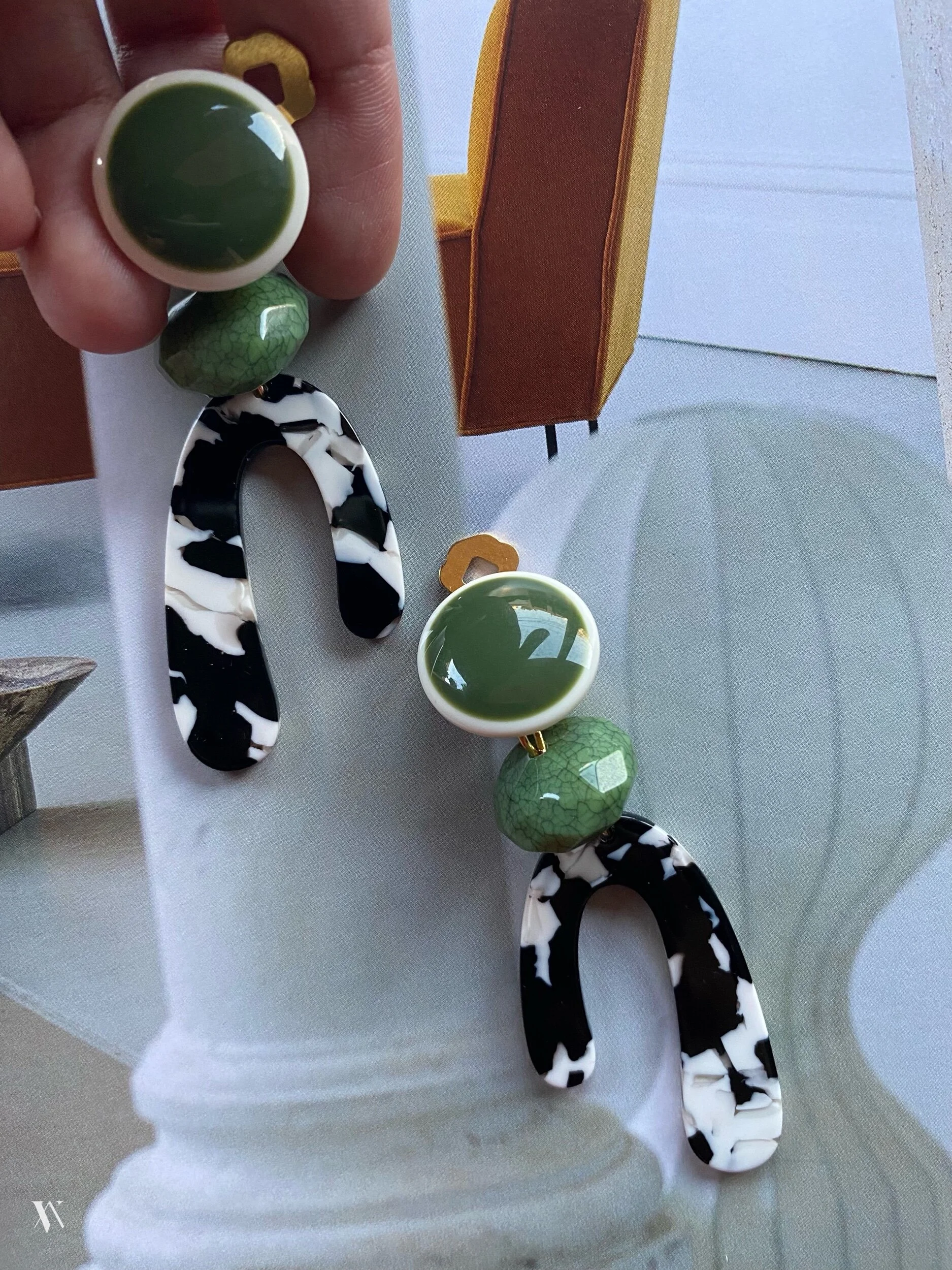 5726AC63-1BFF-419D-9ACE-22BA061B8884