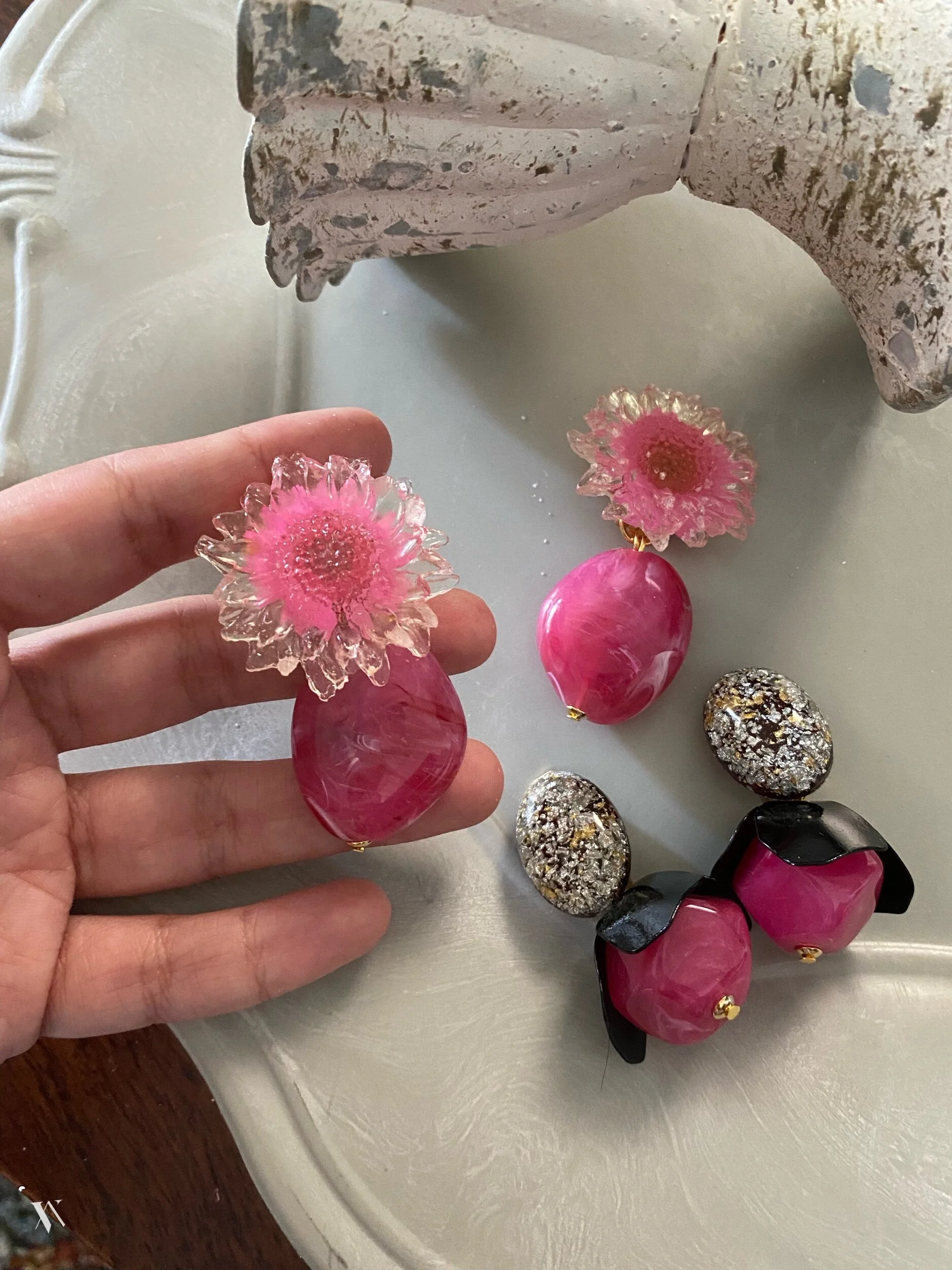 7C5ADCF4-1F2E-46F5-BF3B-809BB9FB5168