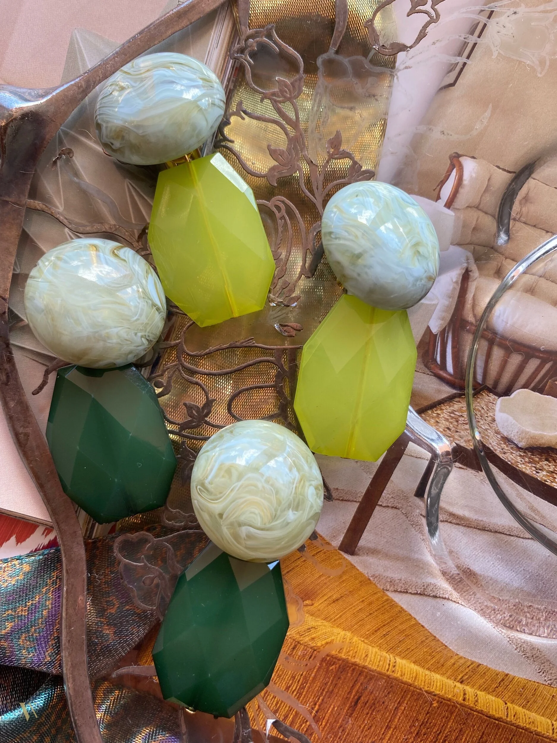 52C6A404-E540-4374-A2D6-C28AA9E2D32A