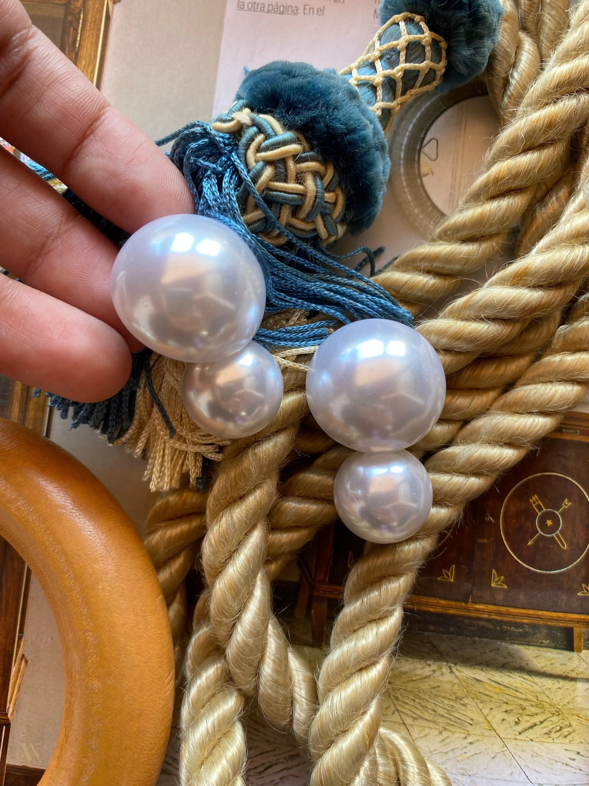 8AC18100-8113-4584-8186-53F9E819D876