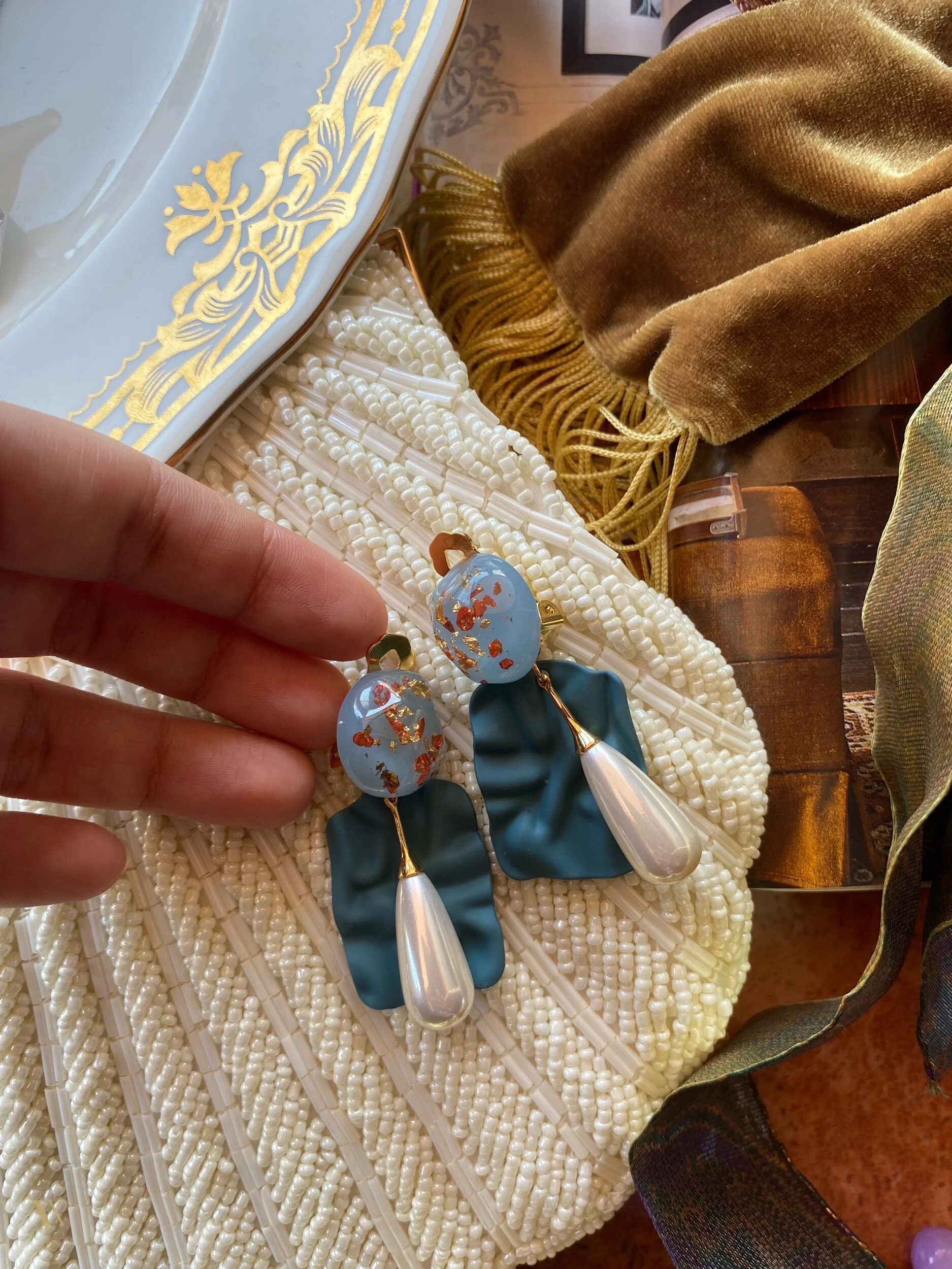 64B2C575-0BF9-44CF-94A8-3C9DAE583934