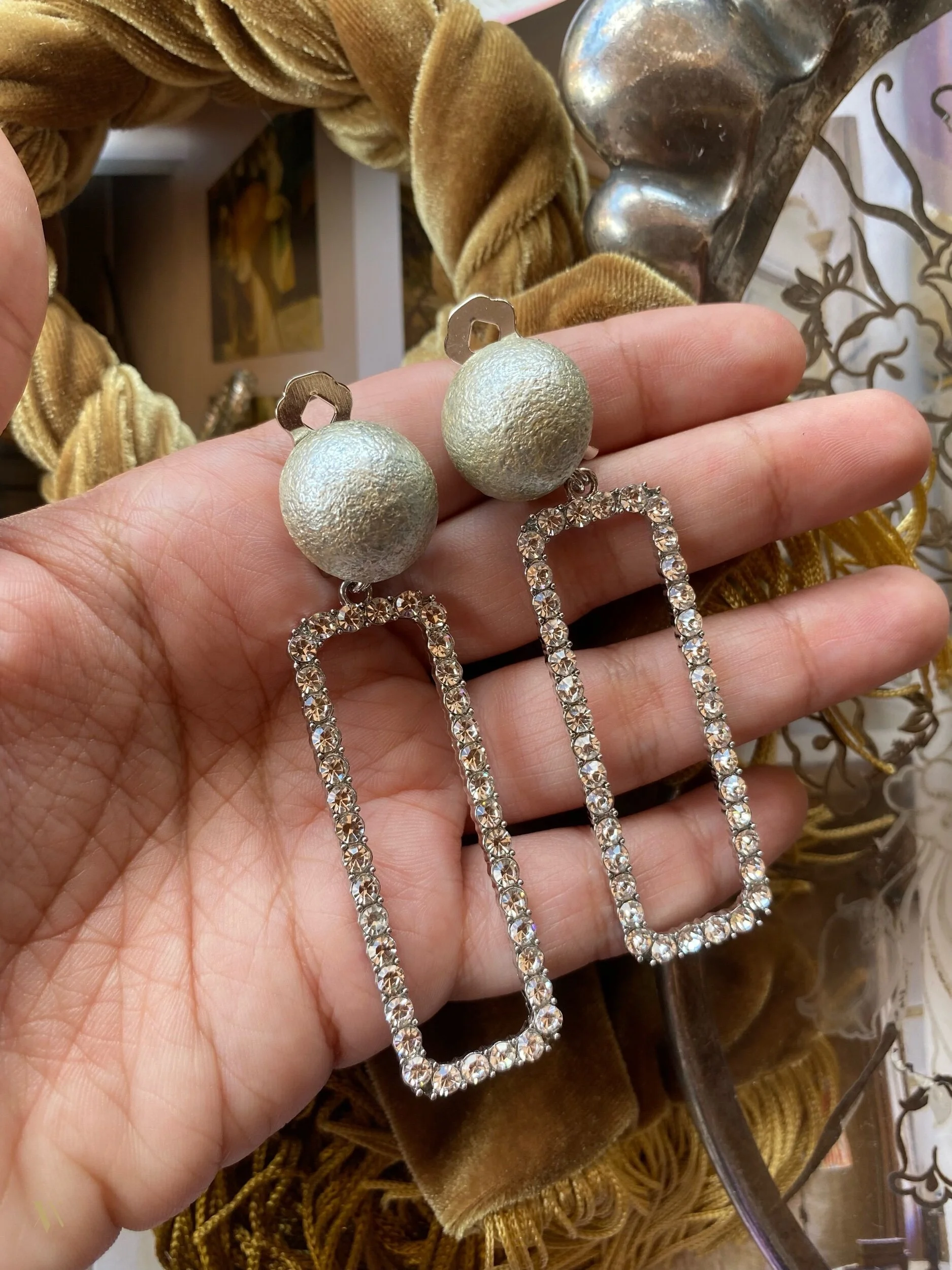 B54671BC-EE41-436C-9AAC-9DEE0658AB2F