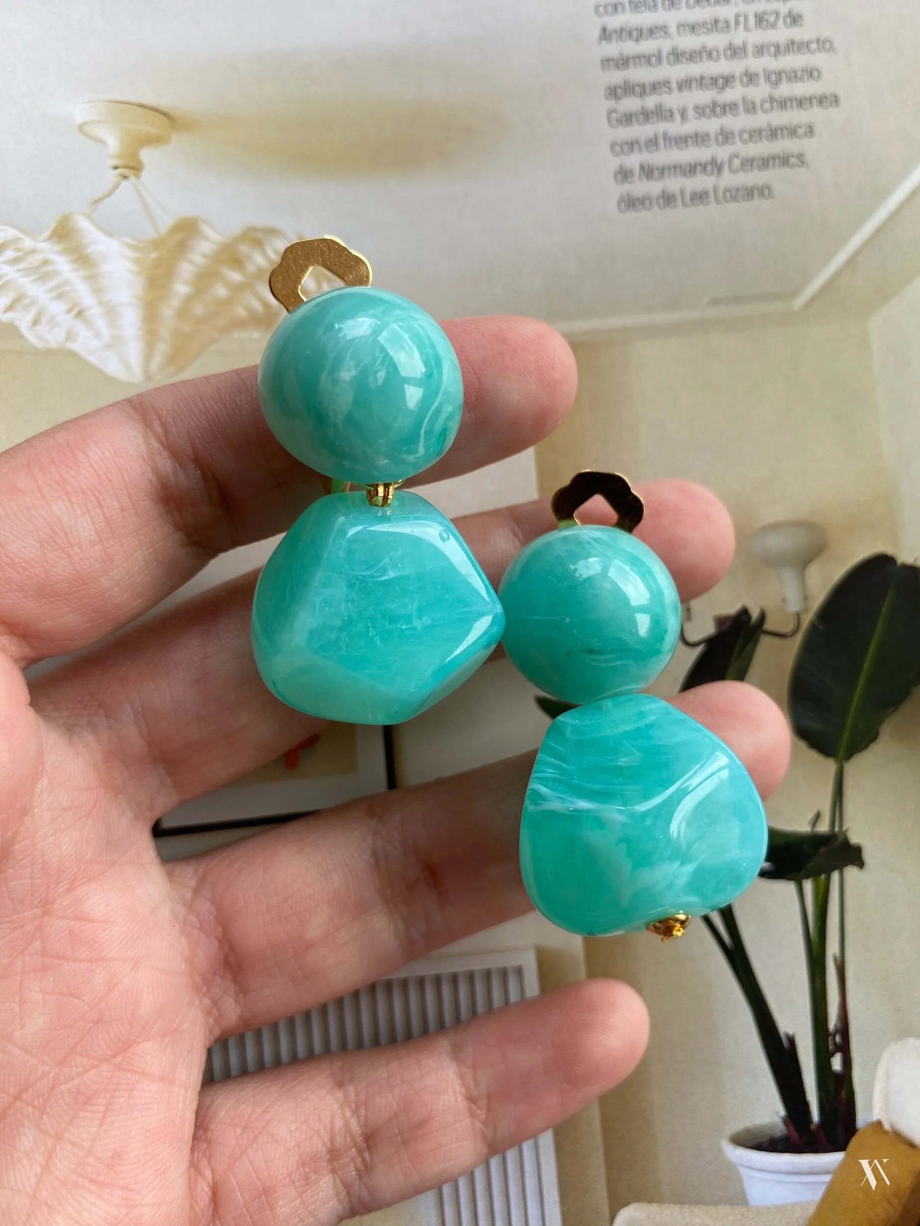 2B98ADE0-0517-433F-8964-ED0C0ED7938C