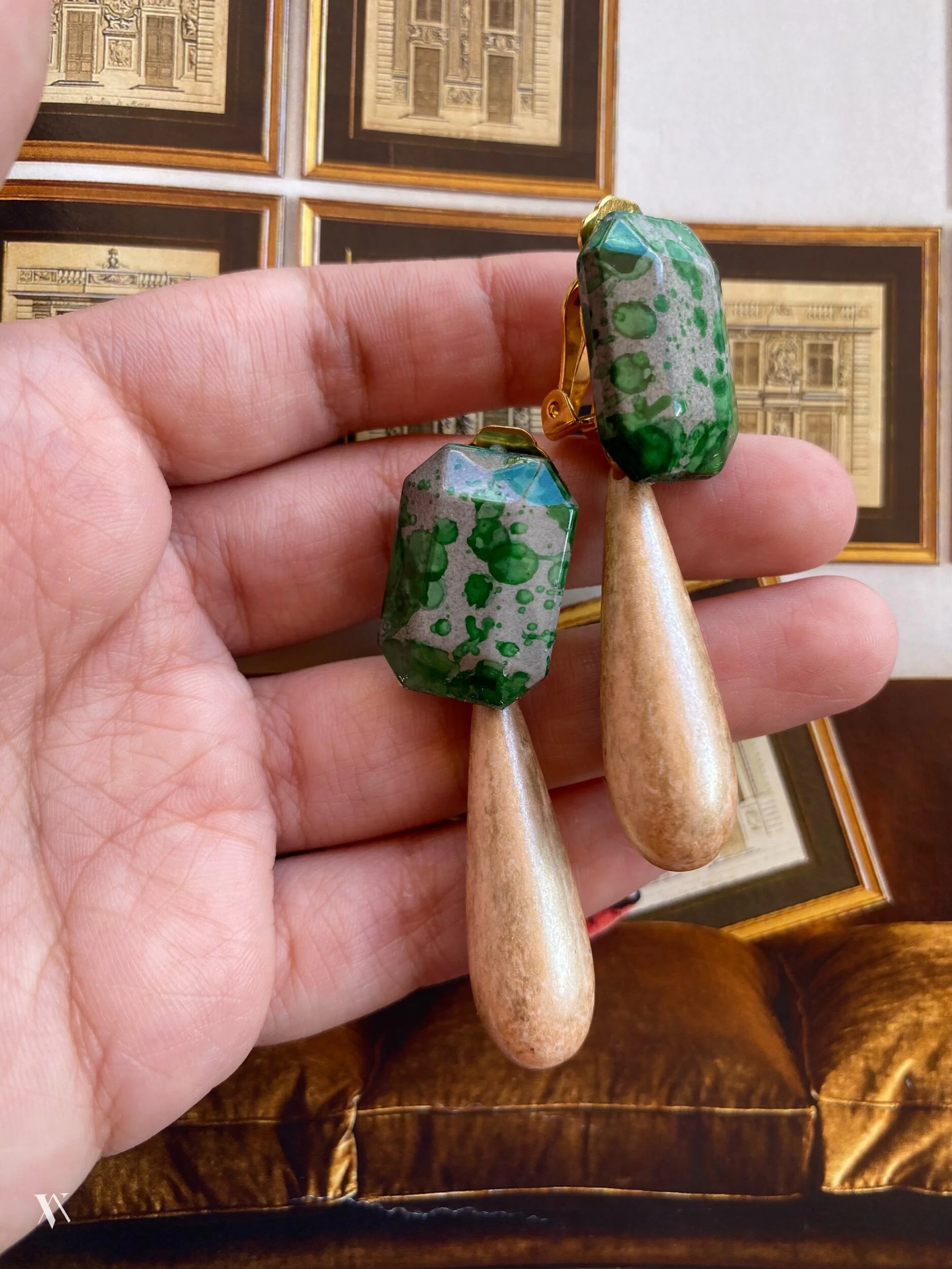 CC6A1836-0AC0-4D49-9043-CA3D3308CFF8