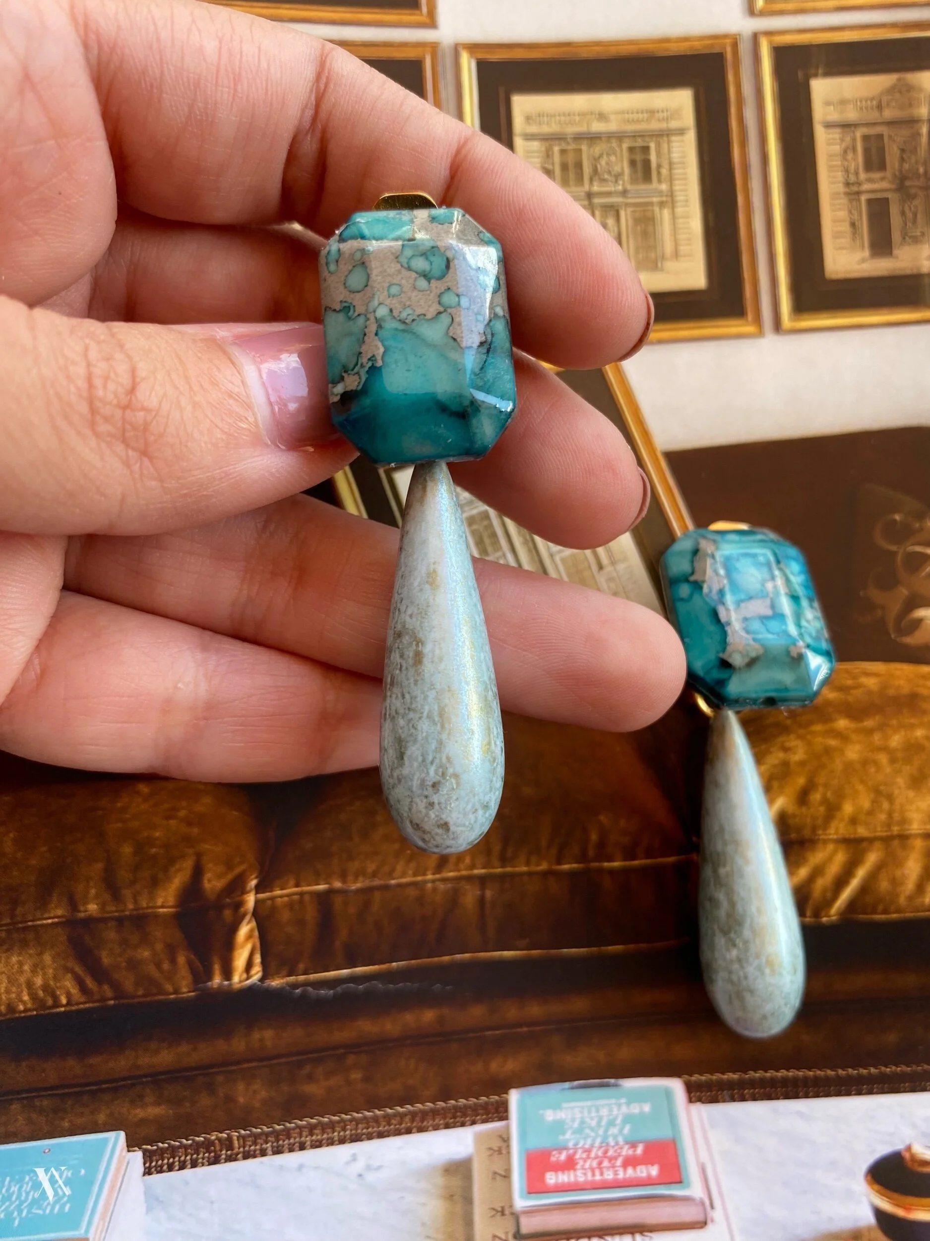 5C7D0A10-9EAE-4D27-8B11-FC0E04C224AB