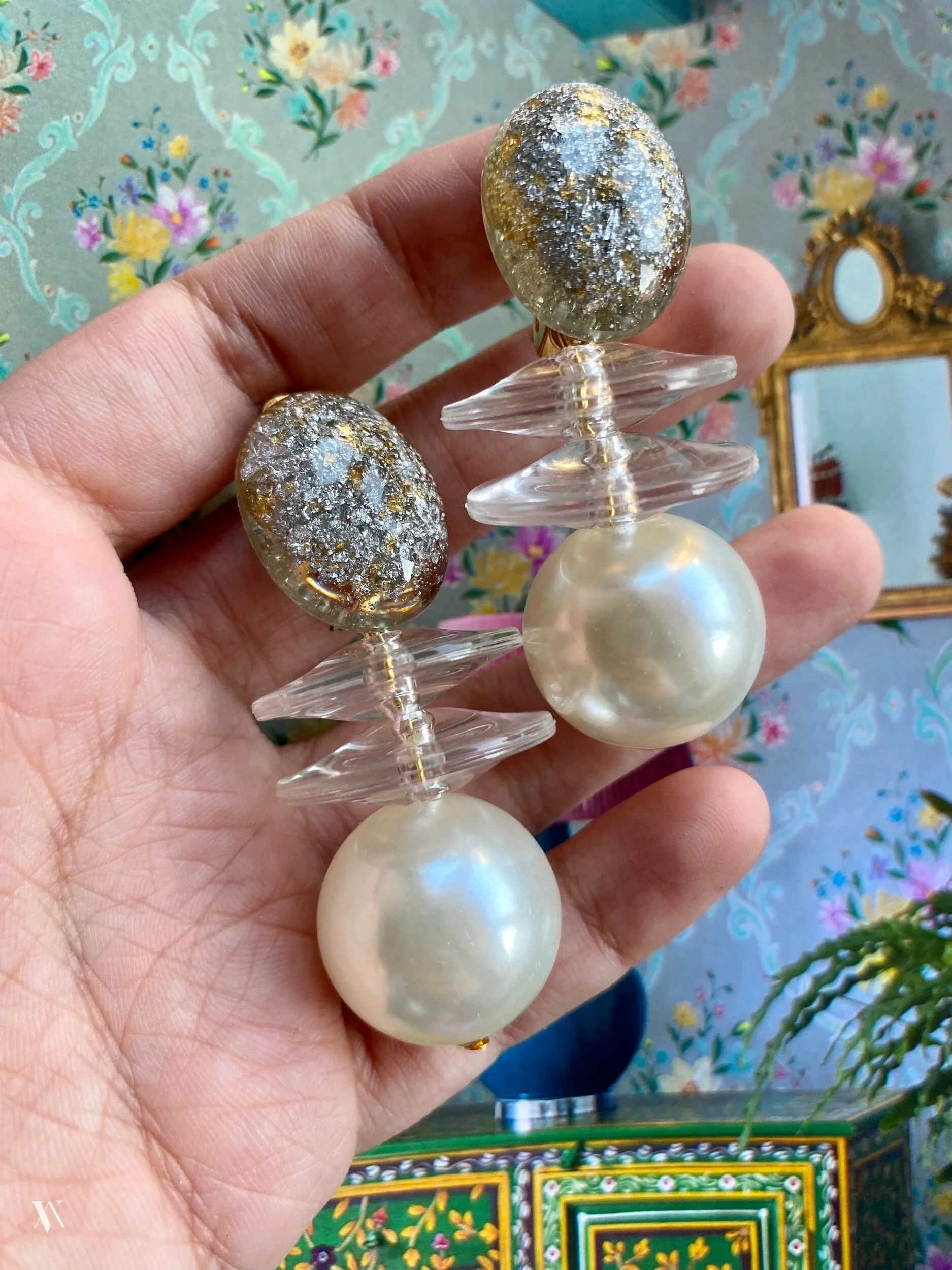 BBAD1F65-BB48-4853-B924-B8161DAEAFF1