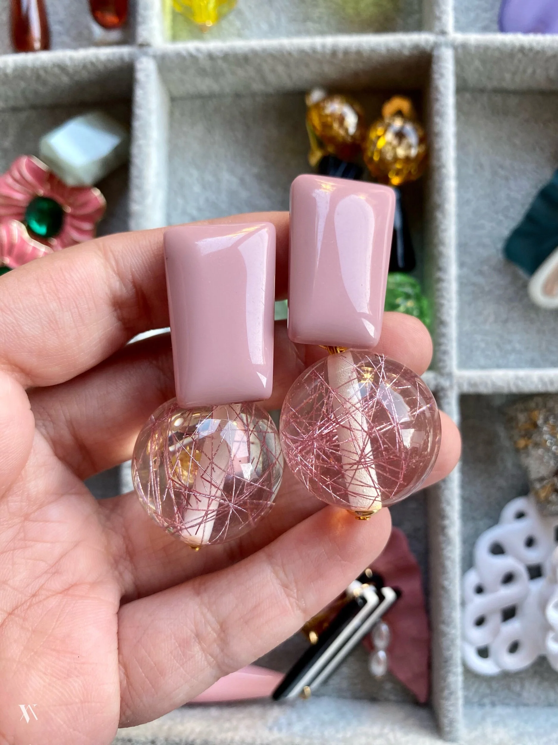 270C3D15-1657-4C88-A76D-2F5539AFF25E