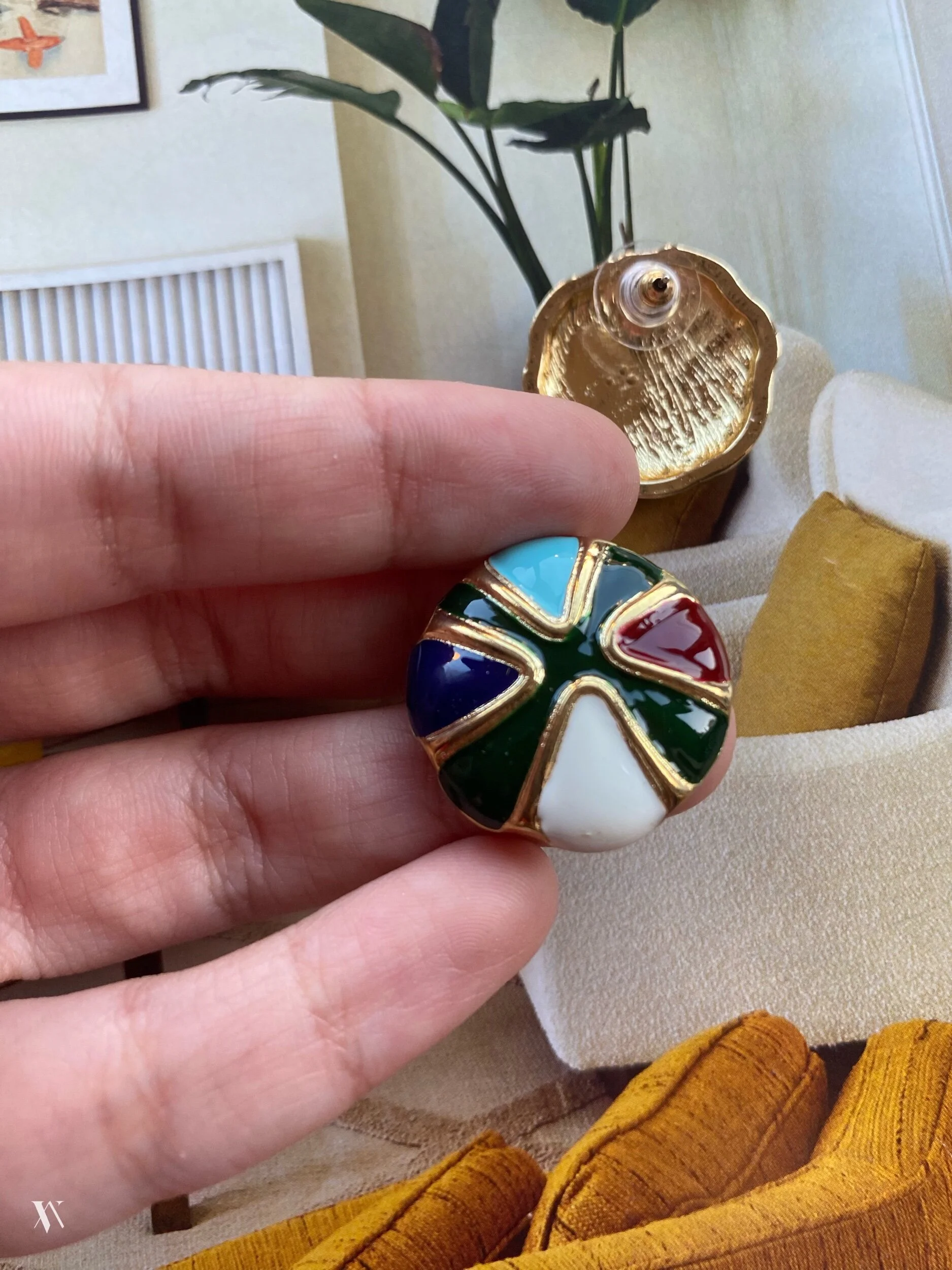 49170FC0-27B6-4DD3-BBCC-2E7779C89441