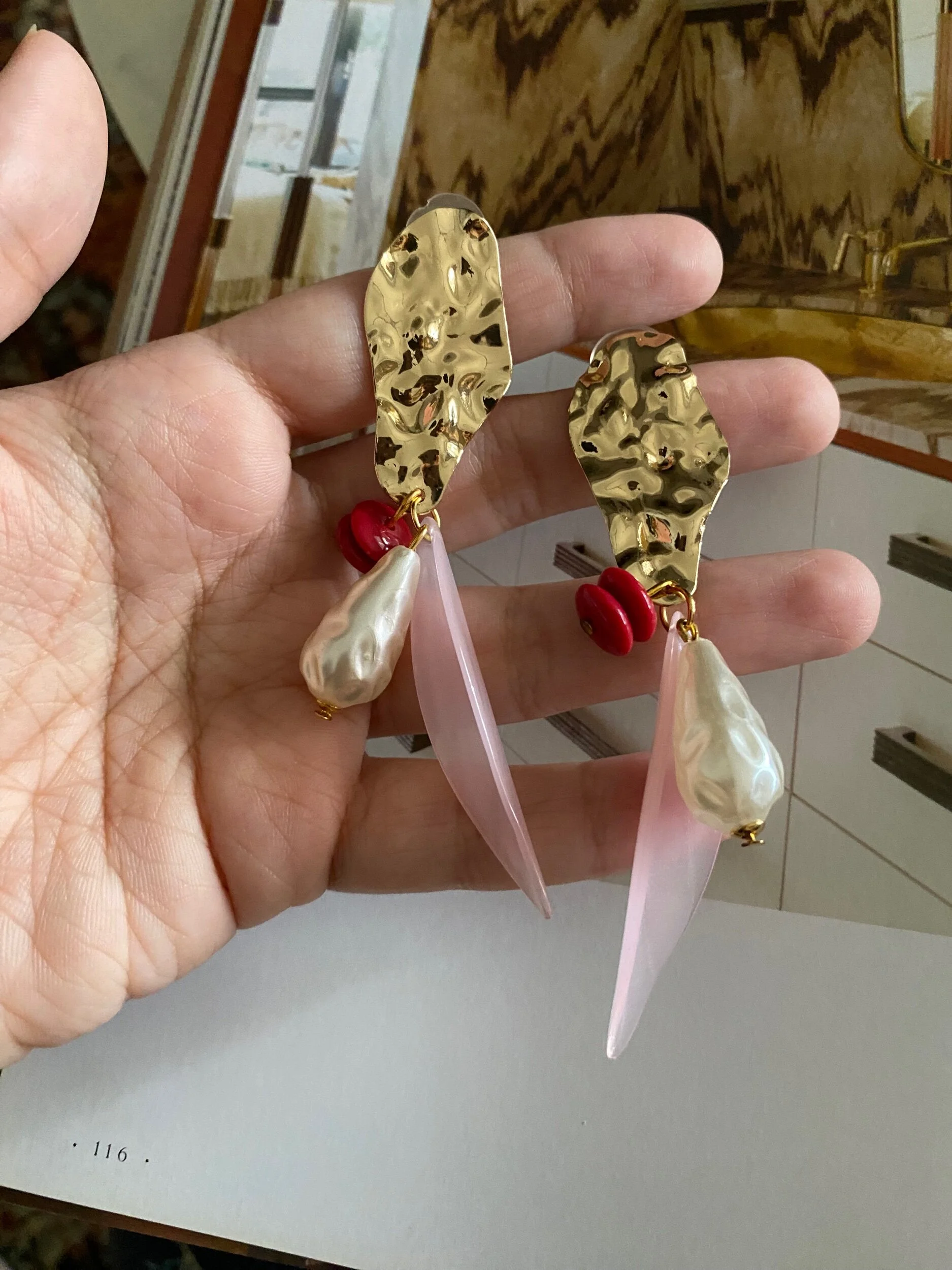 C38C1125-FC5E-4E17-945C-27189CCCCF03