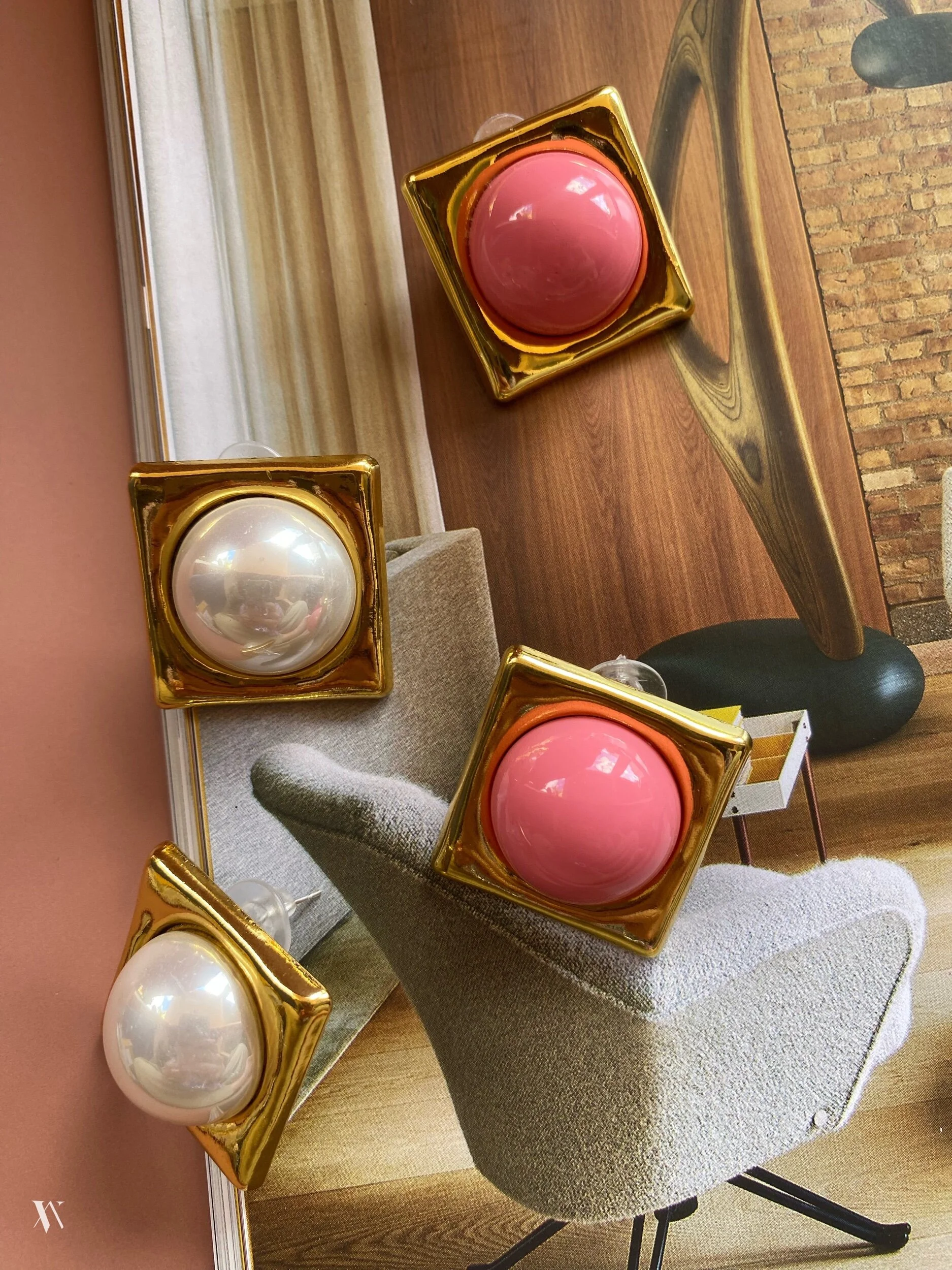 E64586DD-5B59-433B-A2F6-B67406CFC322