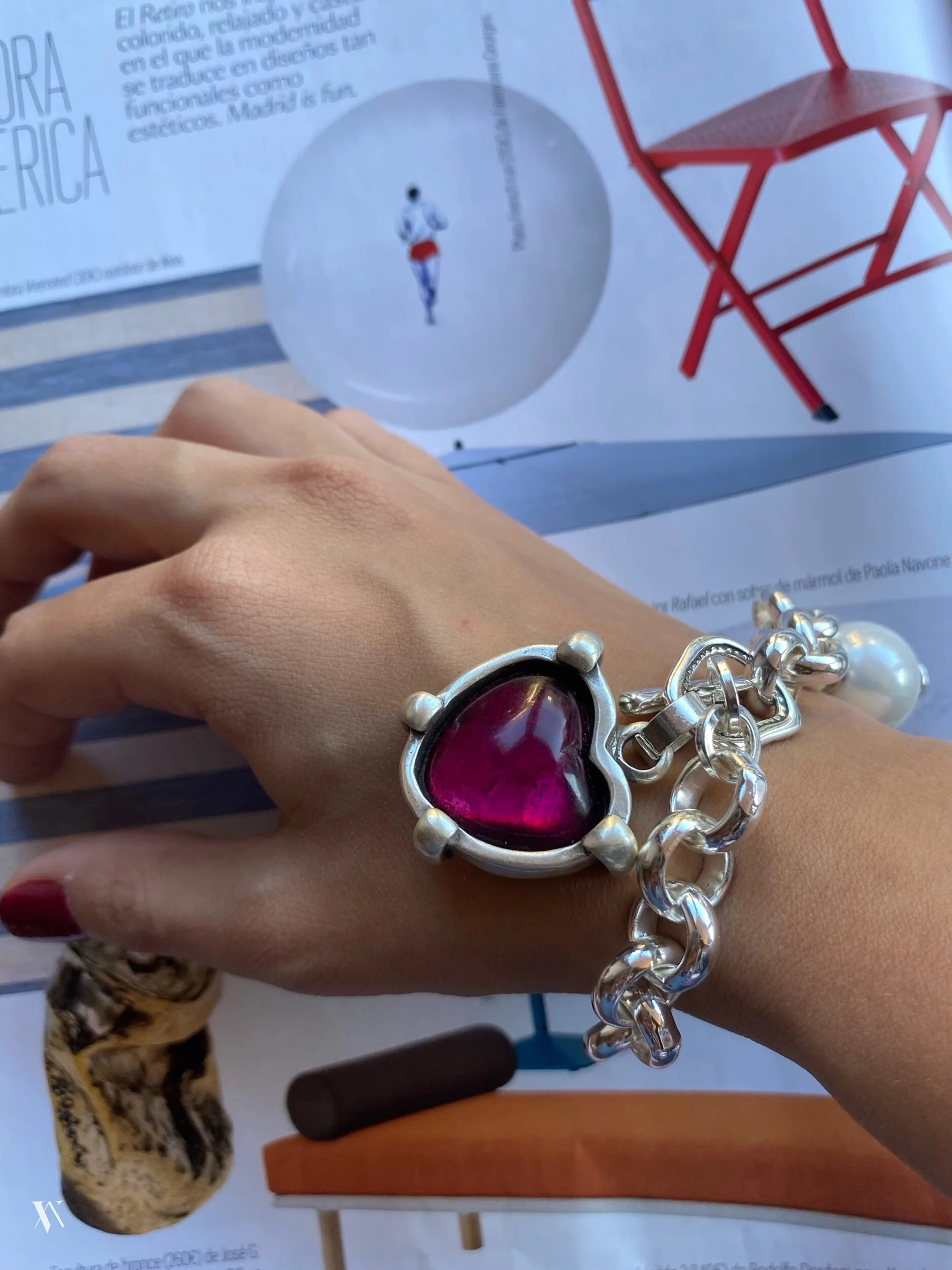 94E7EB10-4DA3-49A5-96E7-BF47A14A2A39