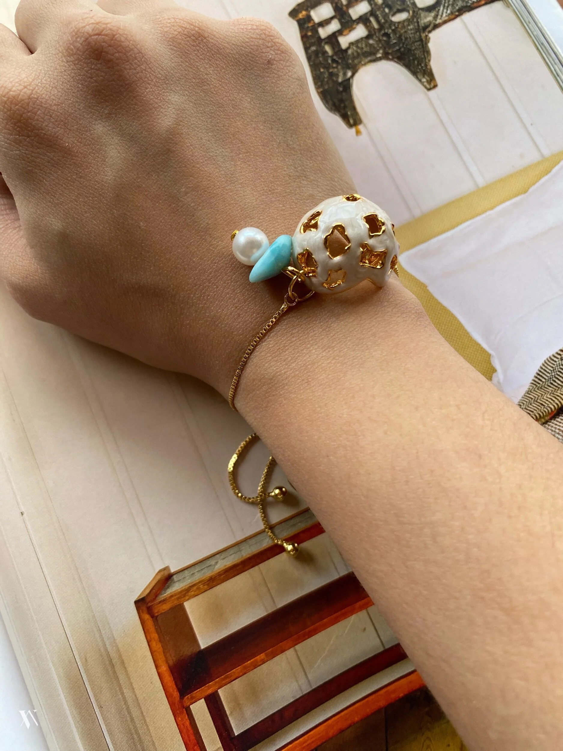 7DC3B492-1023-4DFB-BA86-AF71719329B8