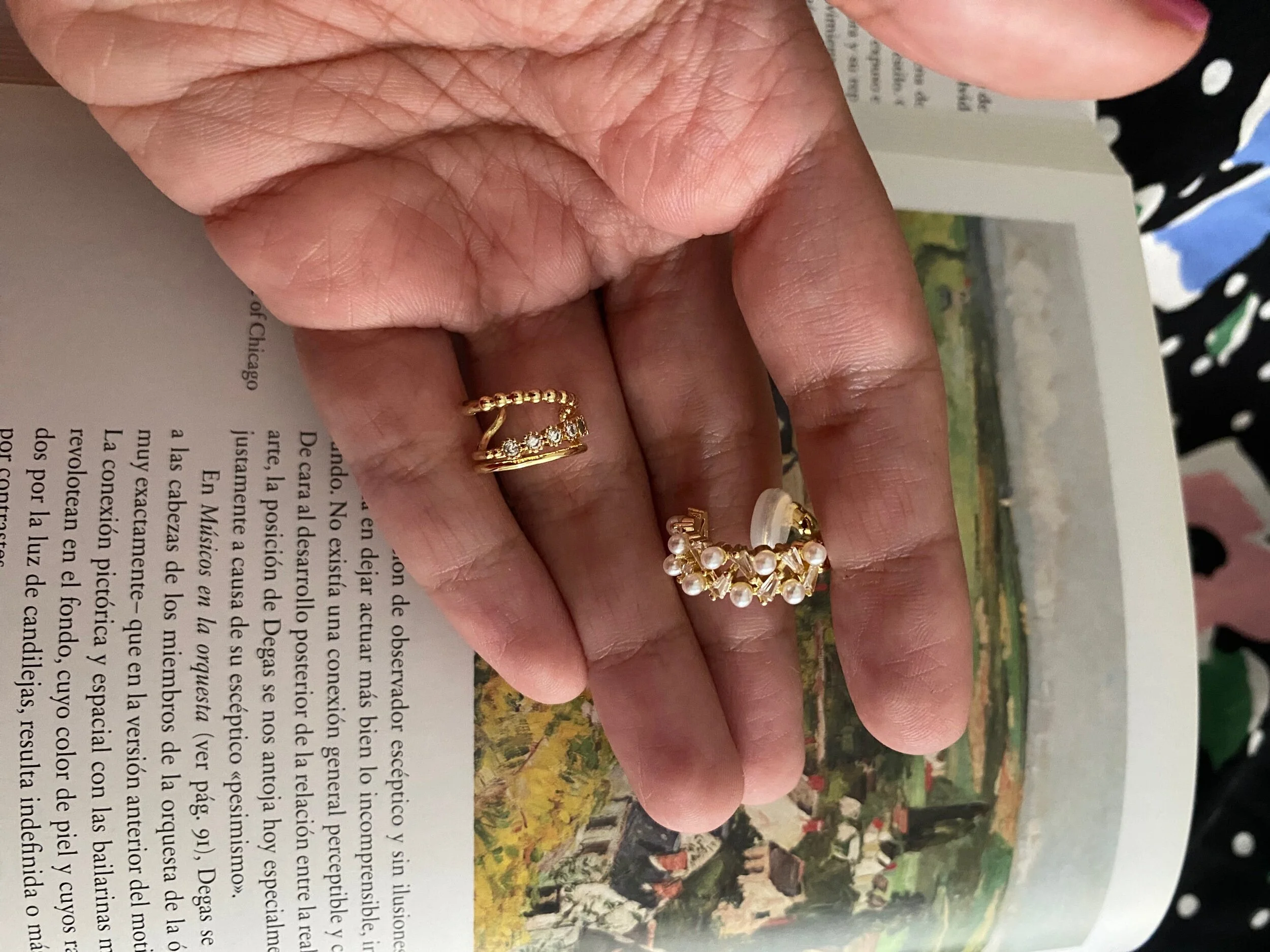 D7496E33-AB80-42A5-94FD-27222DEA38C0