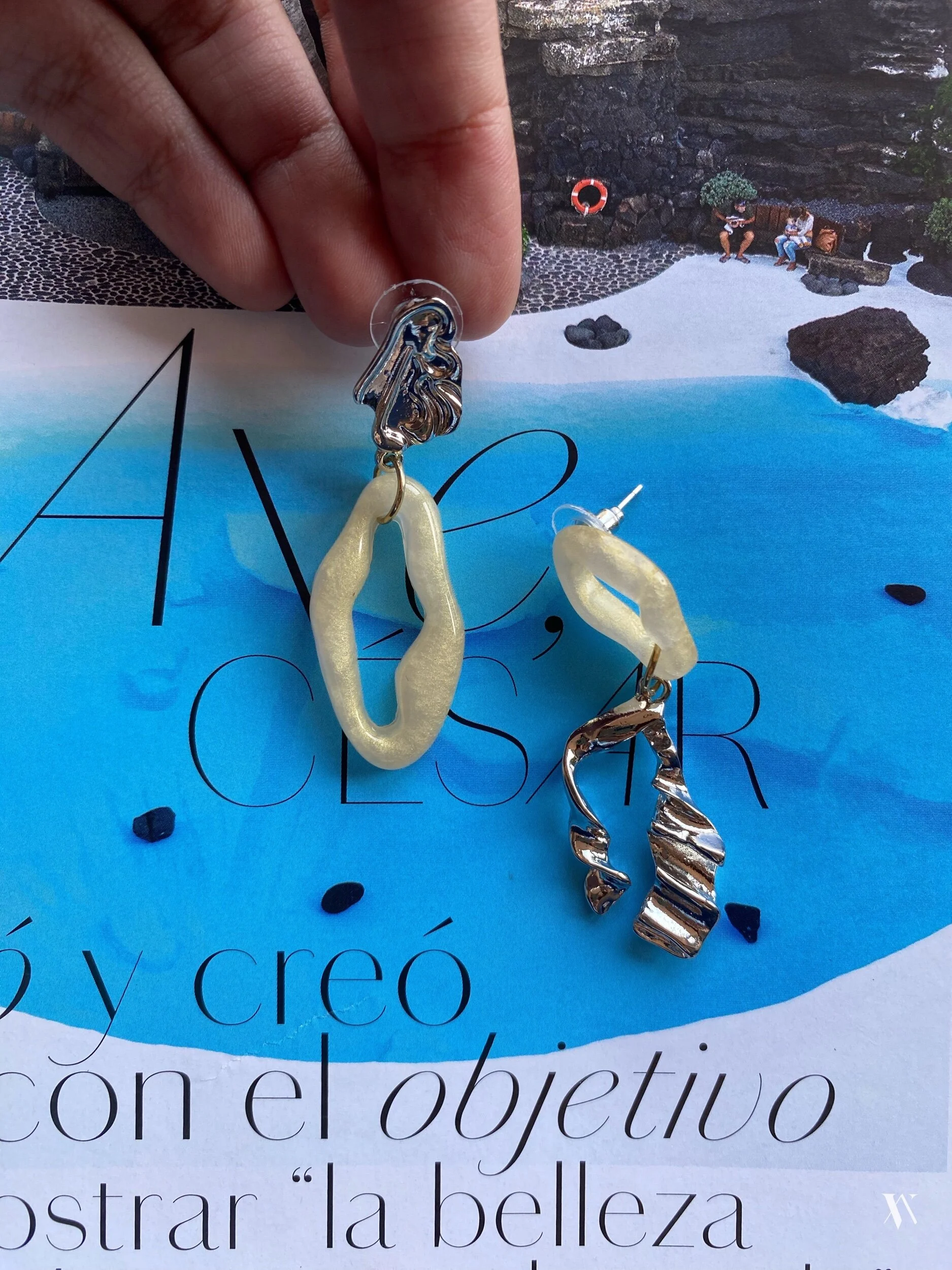 B9289519-50C3-465A-BF37-E509850BF9DF