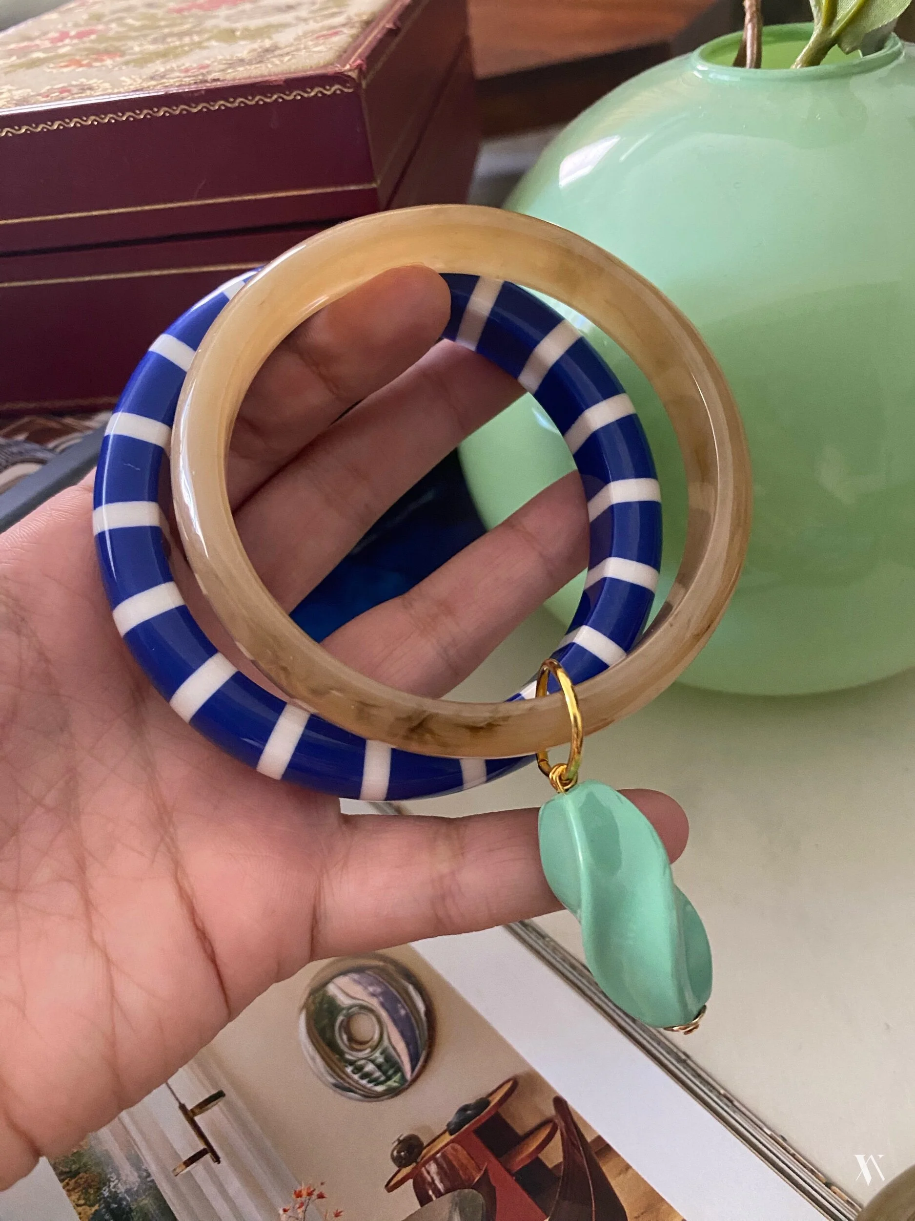 414021FF-3C21-4121-8F67-FC620B4B2600