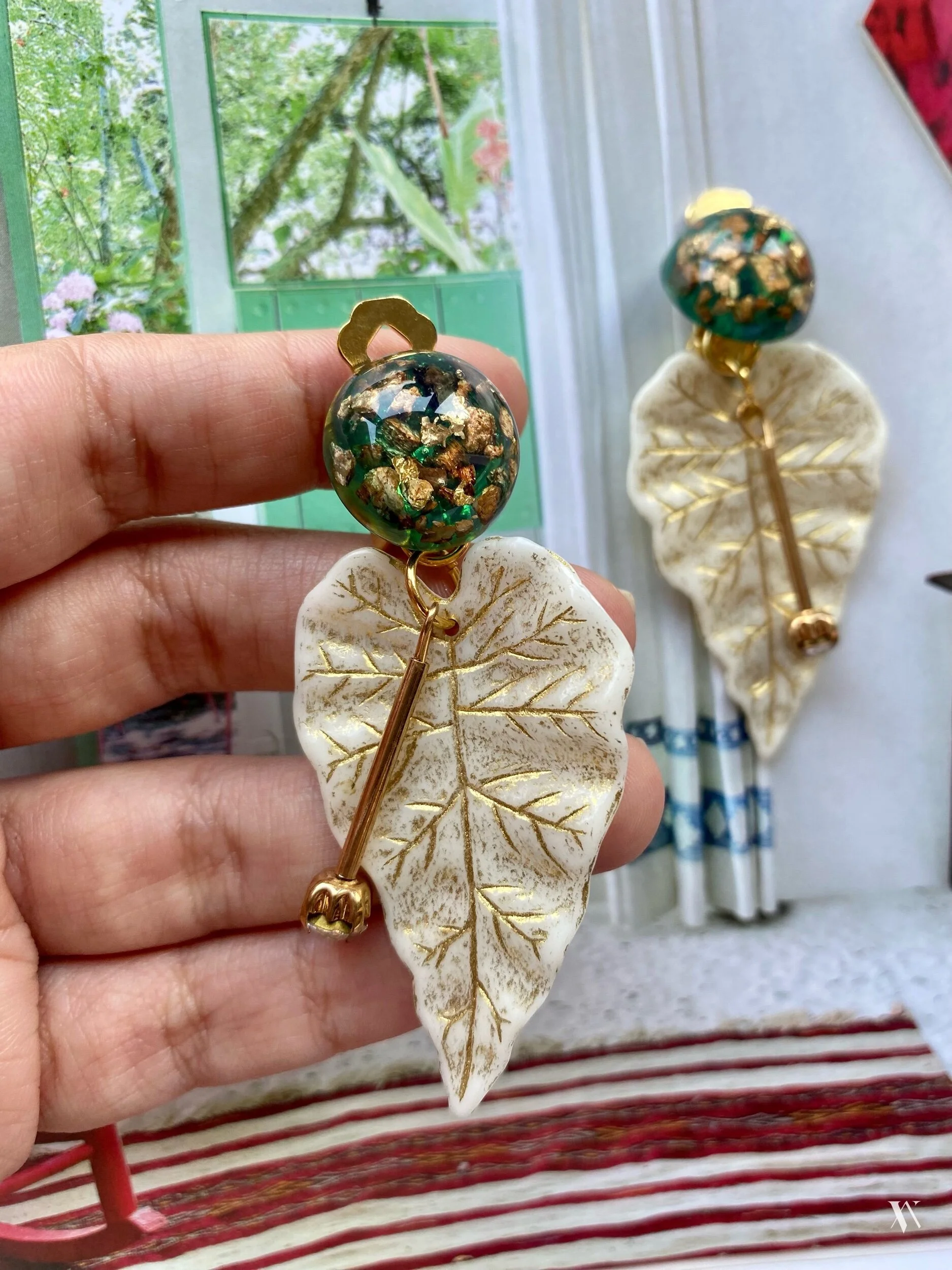 7B5CEADF-5520-43F2-9D81-1E8A24F243D1