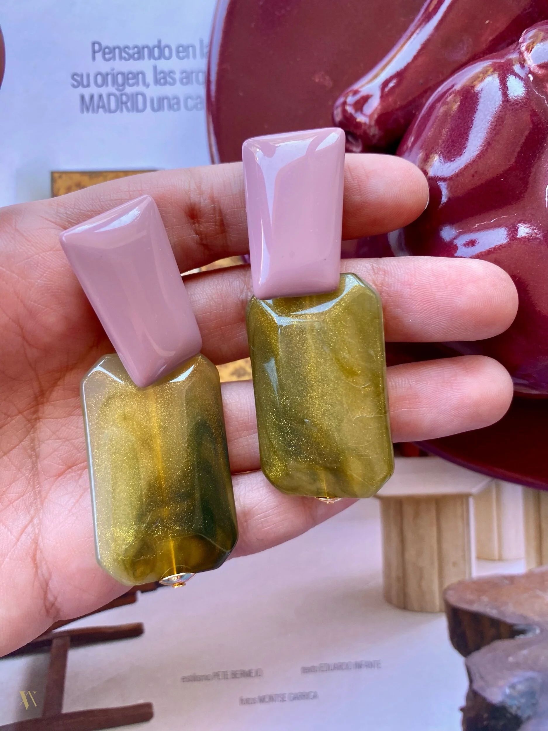 F9E4BF2E-FAD2-4B82-808D-26ED8430CB52