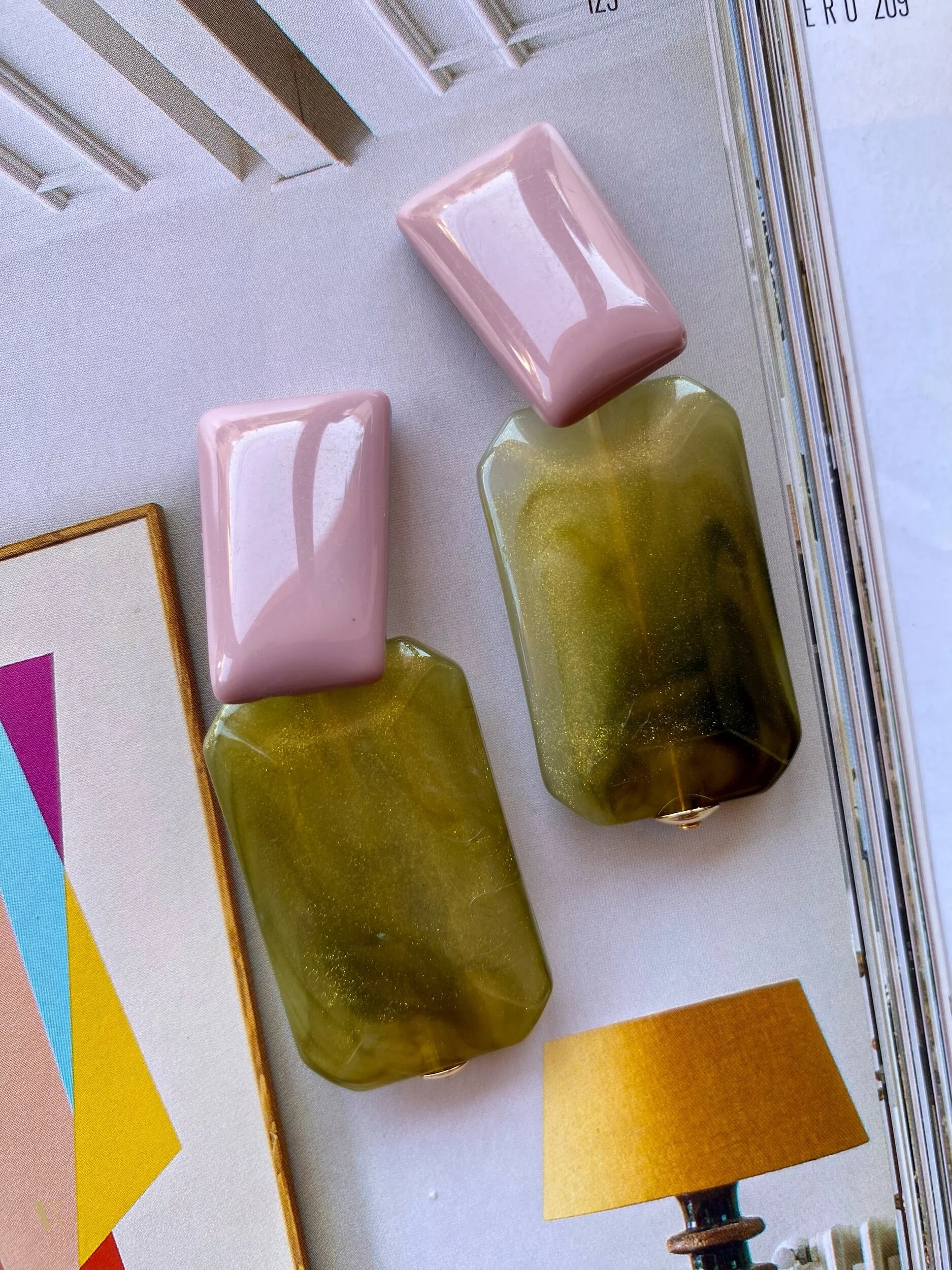 3070C498-D307-4308-BF6F-BEE2BF8EDEB5