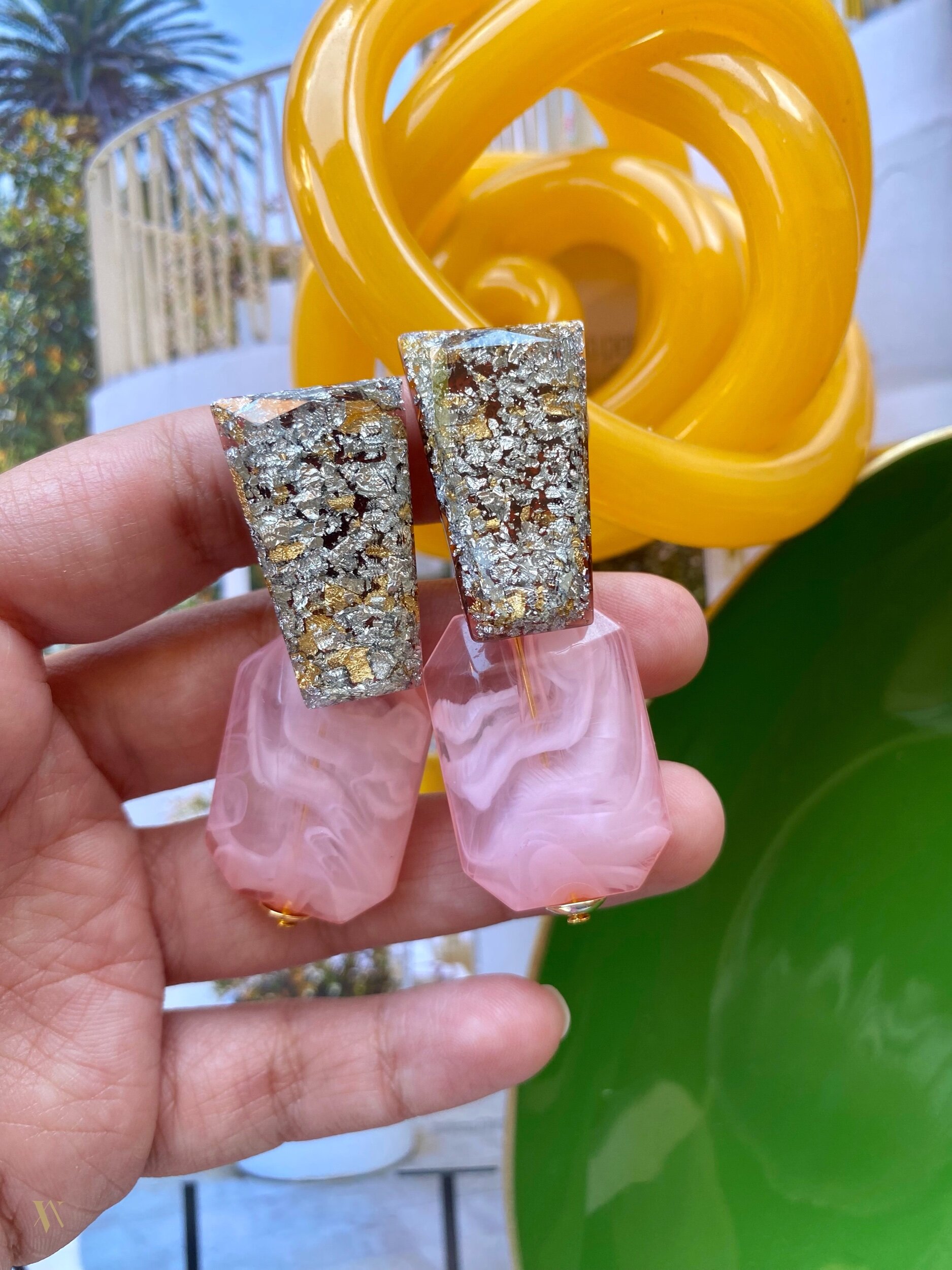 E0880EE8-BF3D-4AC6-B05D-5AA2A9E57B5C