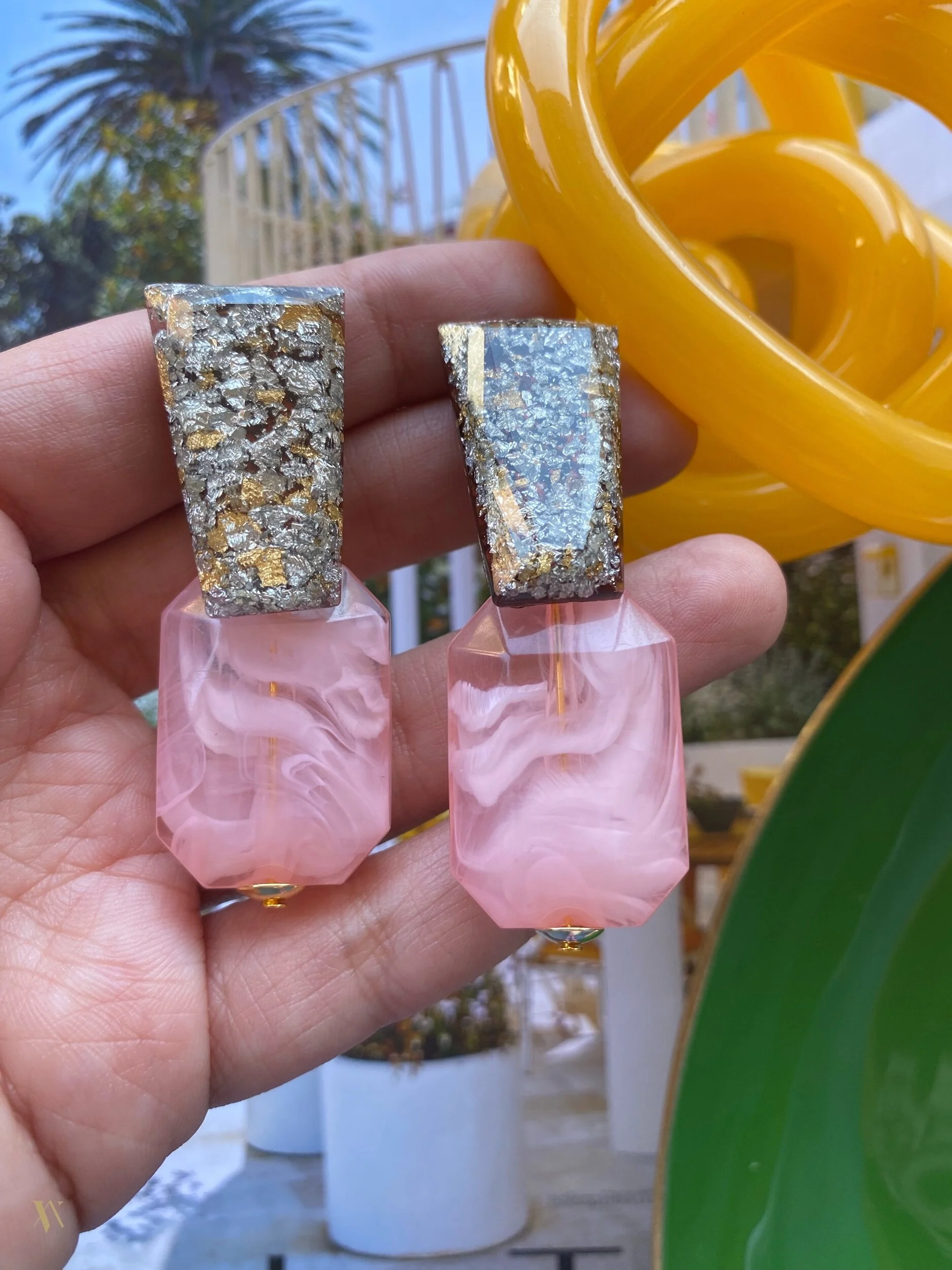 D1710AB8-D8CA-441A-A3B6-5A80F76E27A2