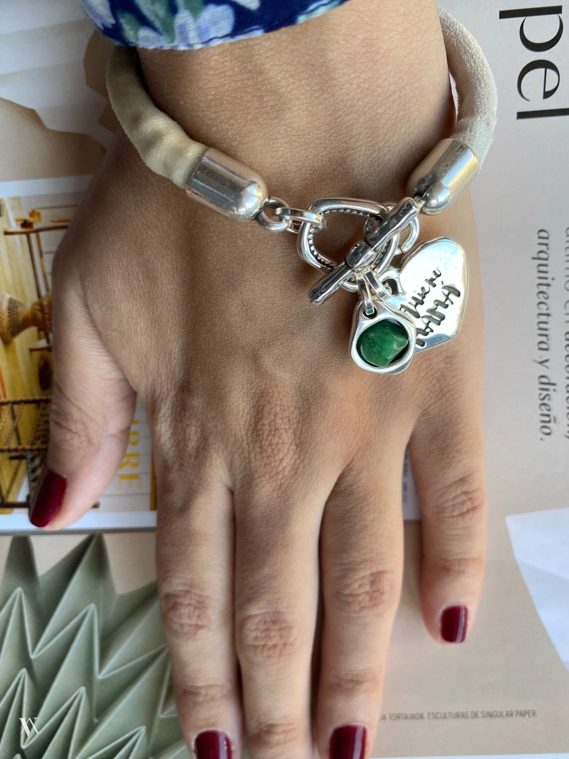 B015C912-5634-4EA9-89E6-7B967EAFCA39