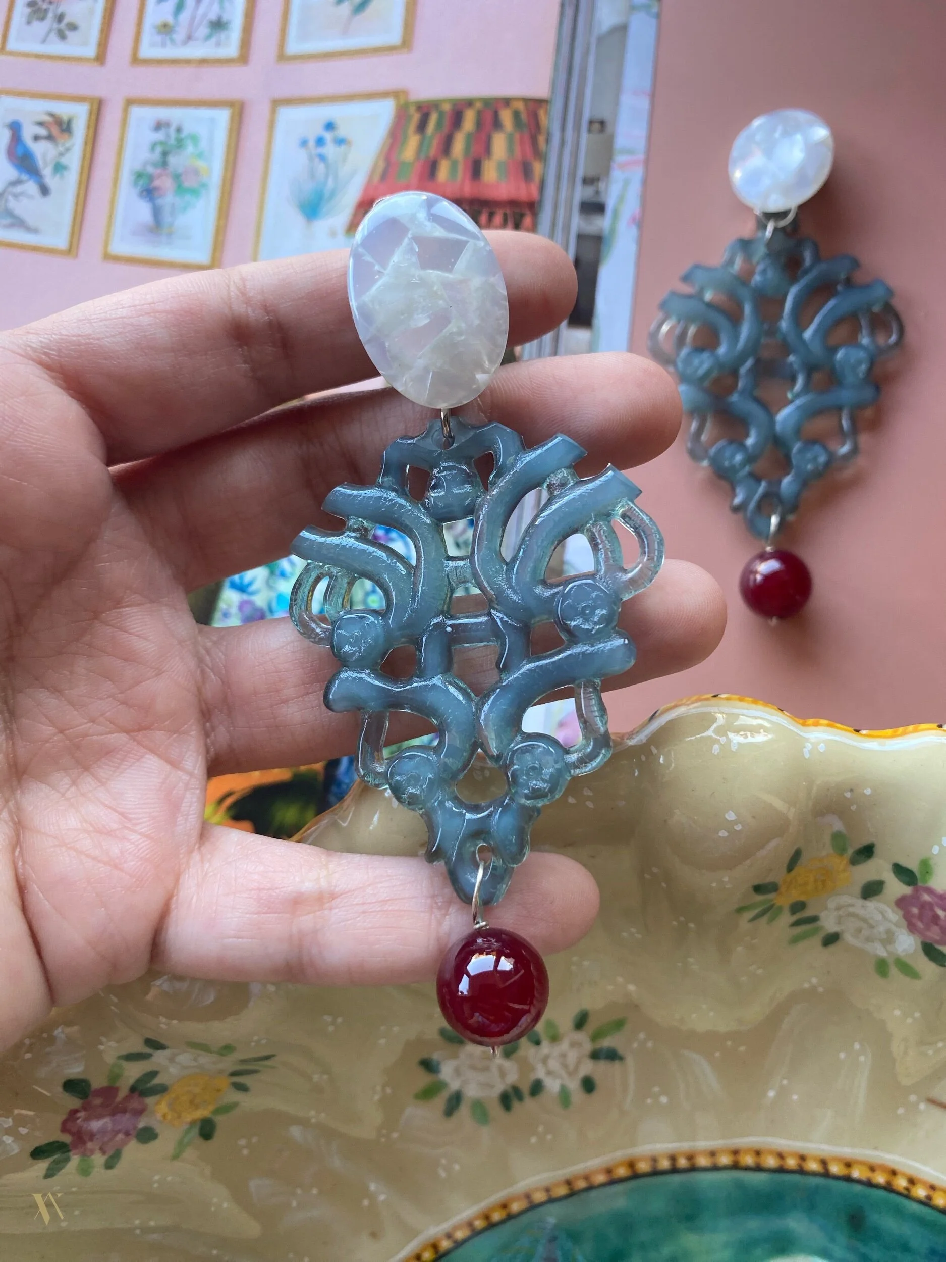 D6114C66-A5A7-4194-A8D6-7EDAA9D5E95D