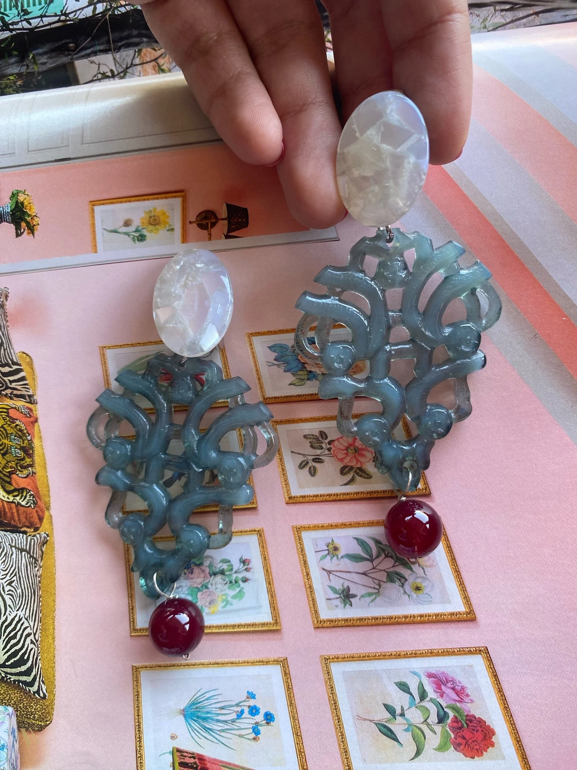 DEB3EF4C-2E7D-4413-9DA5-B19F7F10059A