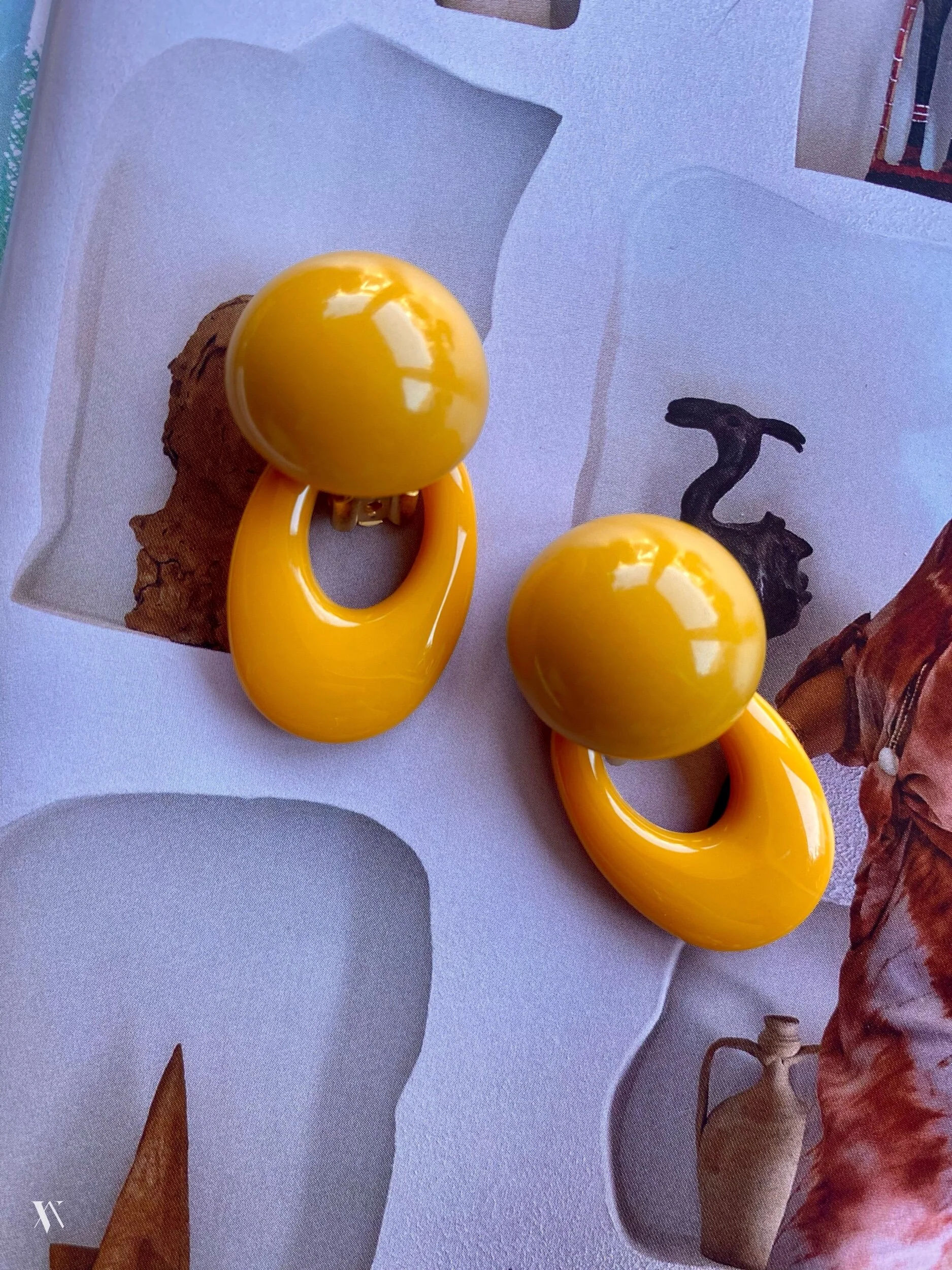 E8EB3929-B47C-4049-BD22-87C9672DD308