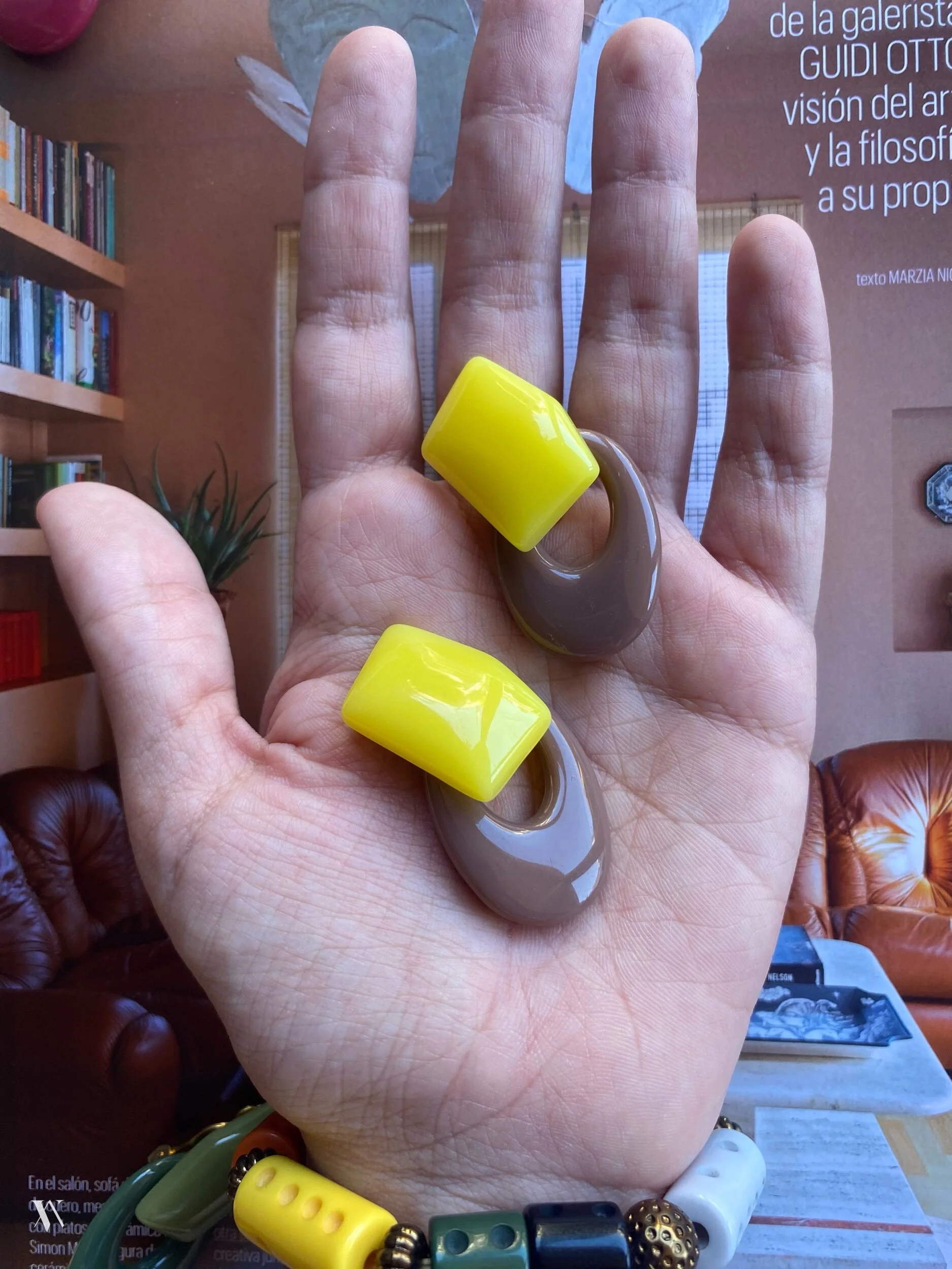 83B8323A-7527-4150-8A78-84B5B8559B8A