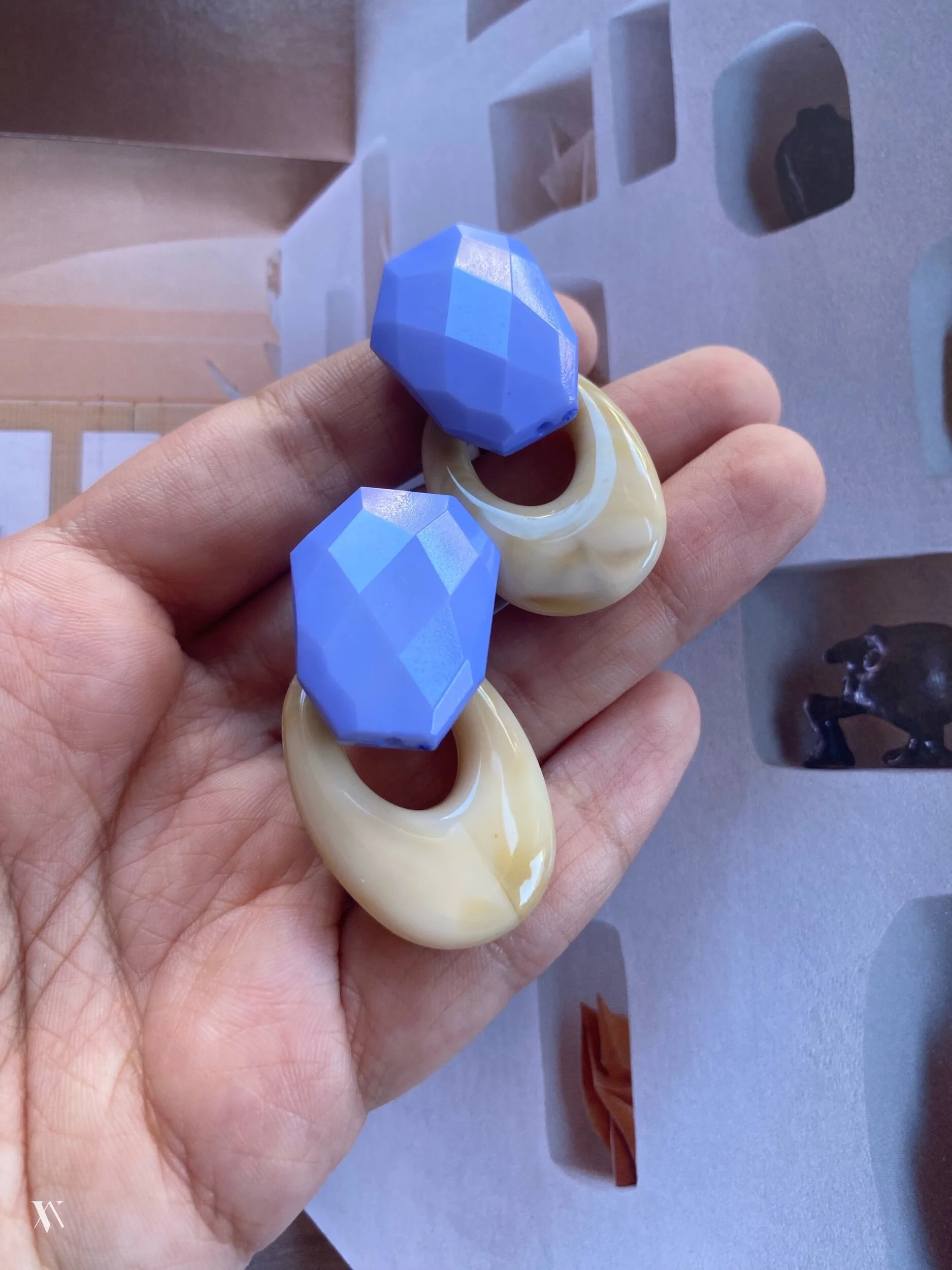 8B19EEE9-0873-4471-8FF4-248D4AA180E7