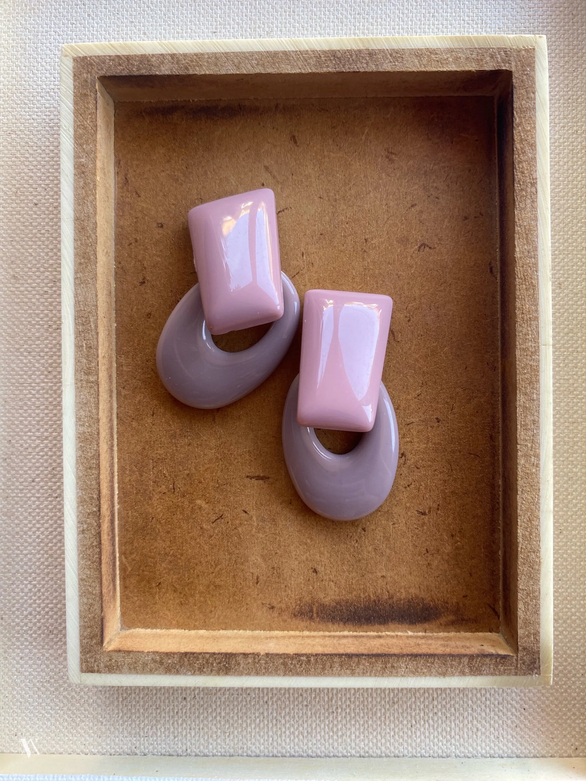 5353DFFE-5C03-495D-9C4D-472D2DE6B619