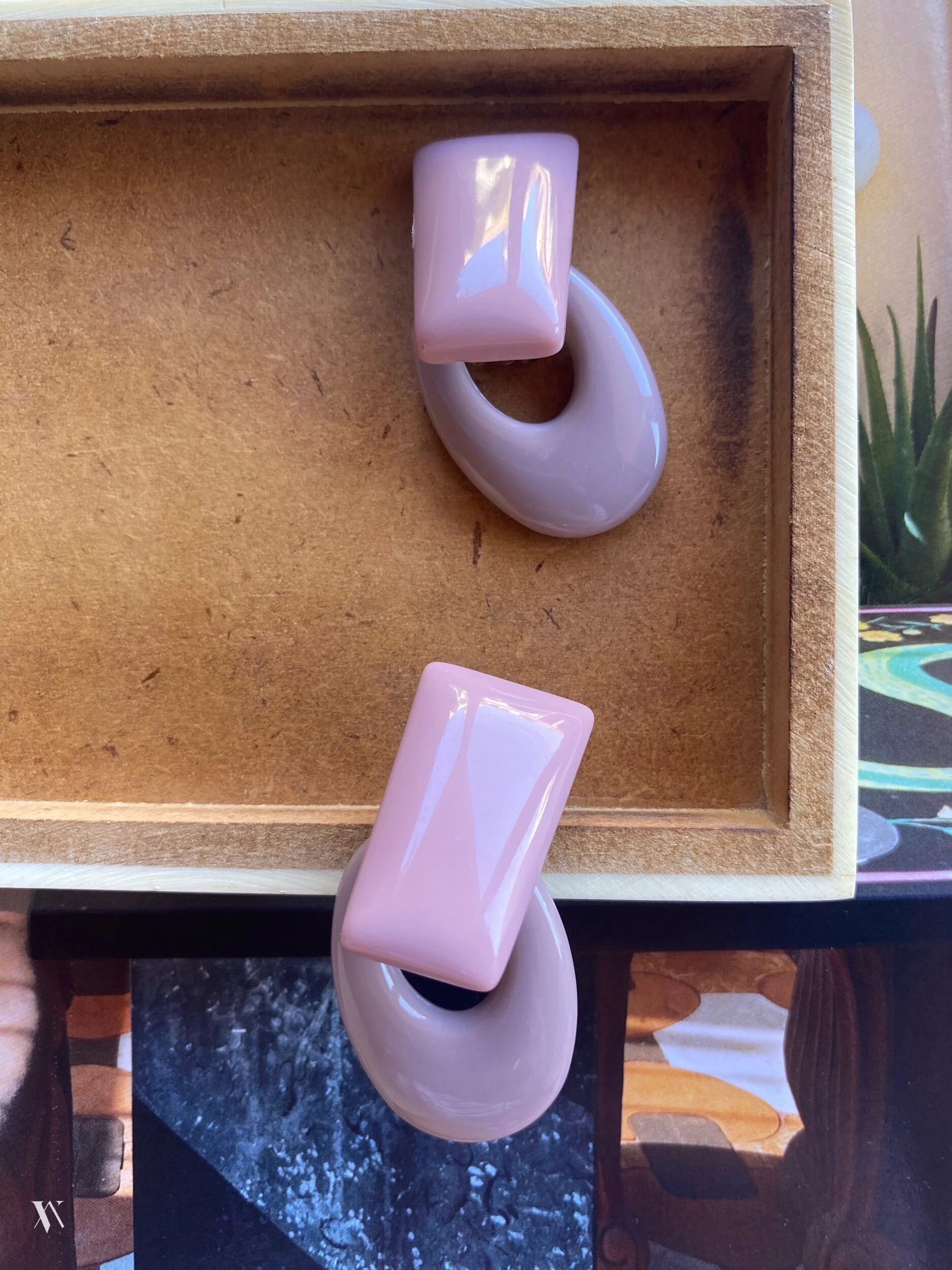 4C3F8724-5C8E-4CE8-B9C0-2BD2C7B39C87