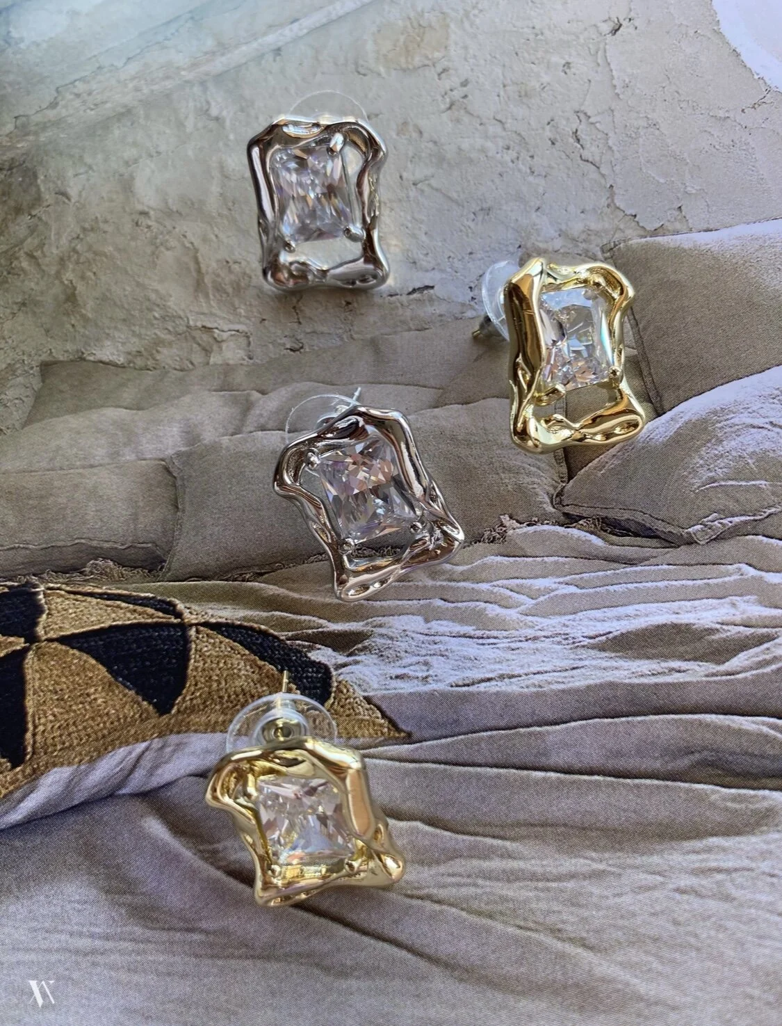 B21F536D-2796-4438-8A44-AC0A49A5E56E