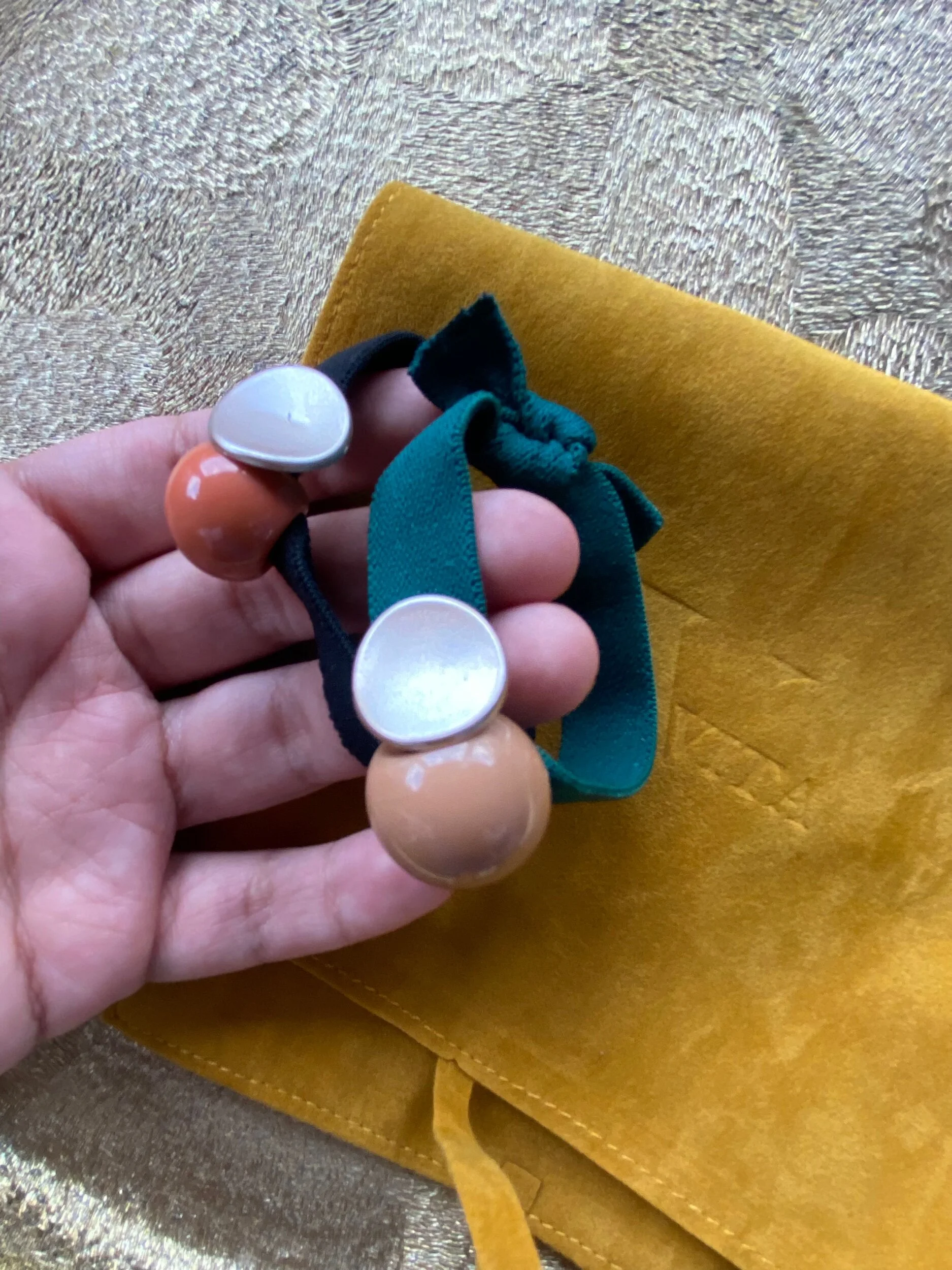 B5A1437A-3281-4B0E-A8BD-63A1A636B829