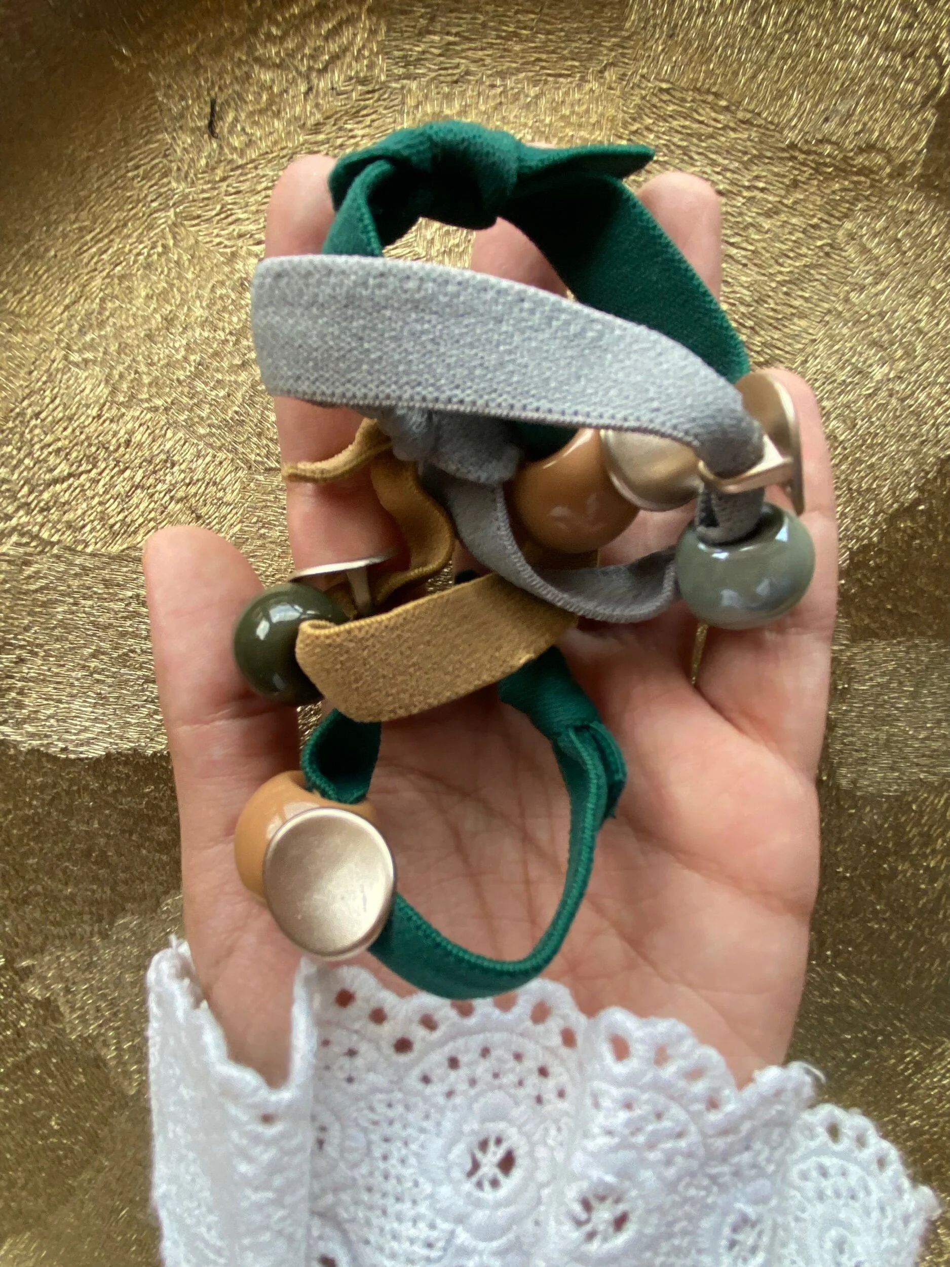 AAE5114C-FDB5-424D-AEFC-1A319F8EDF7A