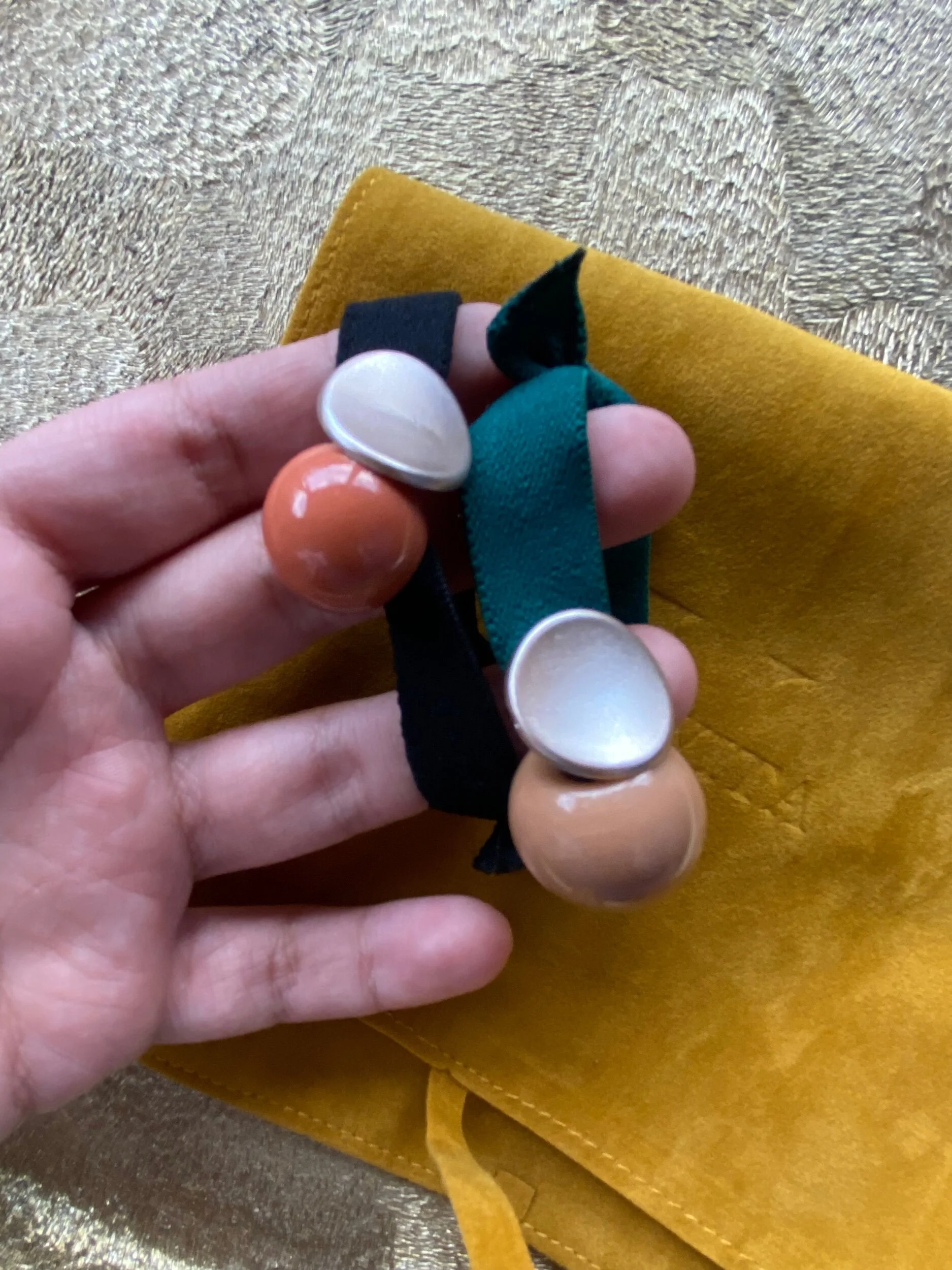 702C77B1-36F2-49E6-9EE3-63AA6D46D354