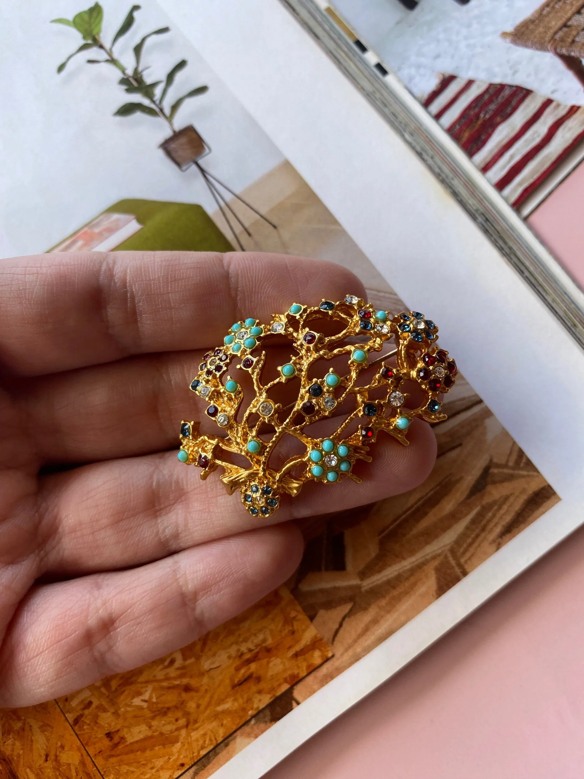 EB35ED99-A8D6-4037-8F9B-5F08AF438581