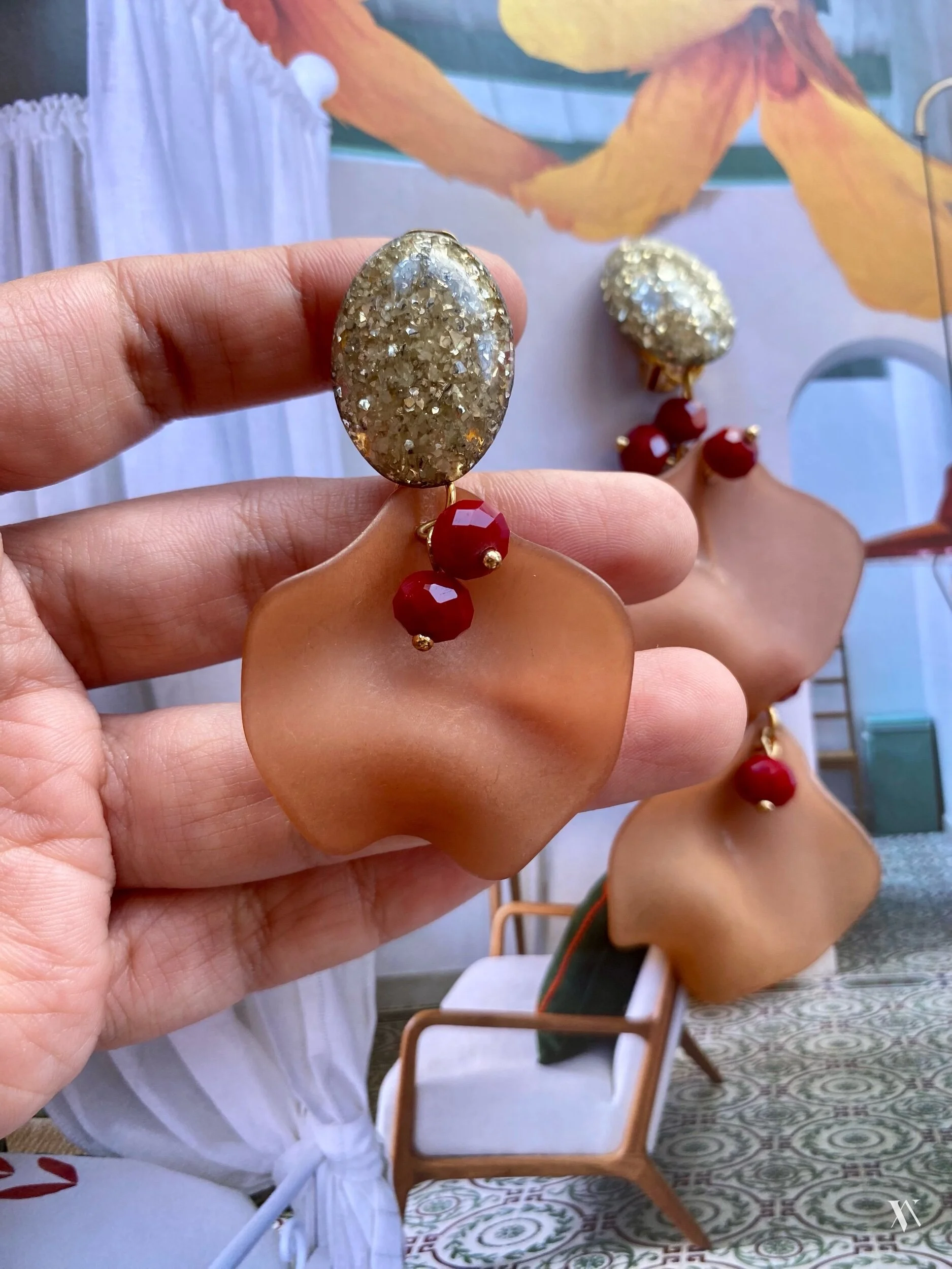 F3A6A2A8-CF71-4BDF-8080-6B0E2481F908