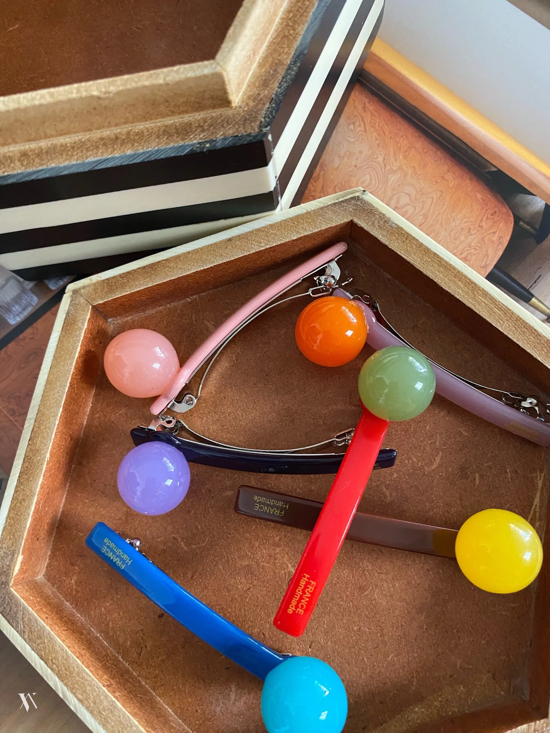 046CA7AF-3AB6-47AB-8DF8-C06E0DE33BC9