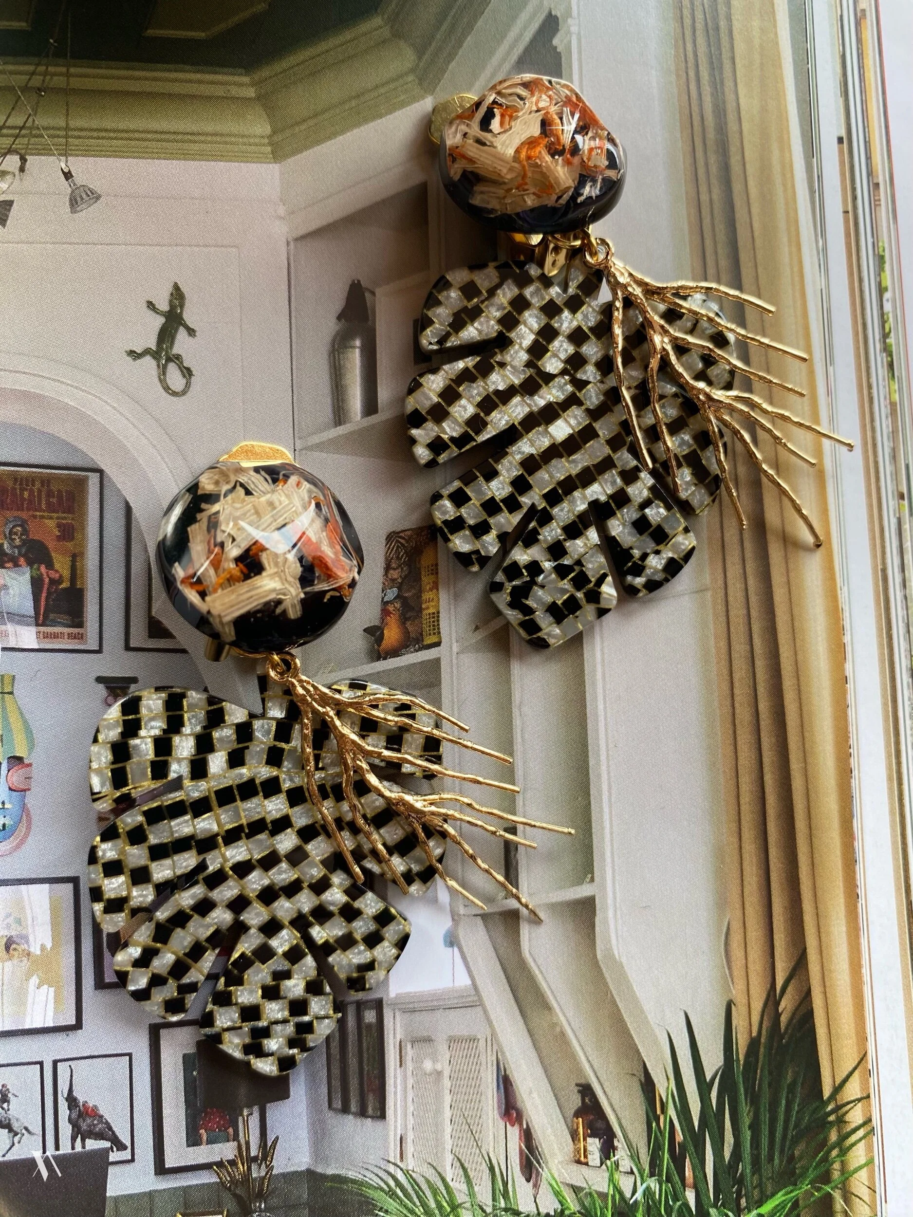 909FA6B5-95B8-4AD9-AE67-EAD7C39E3A95