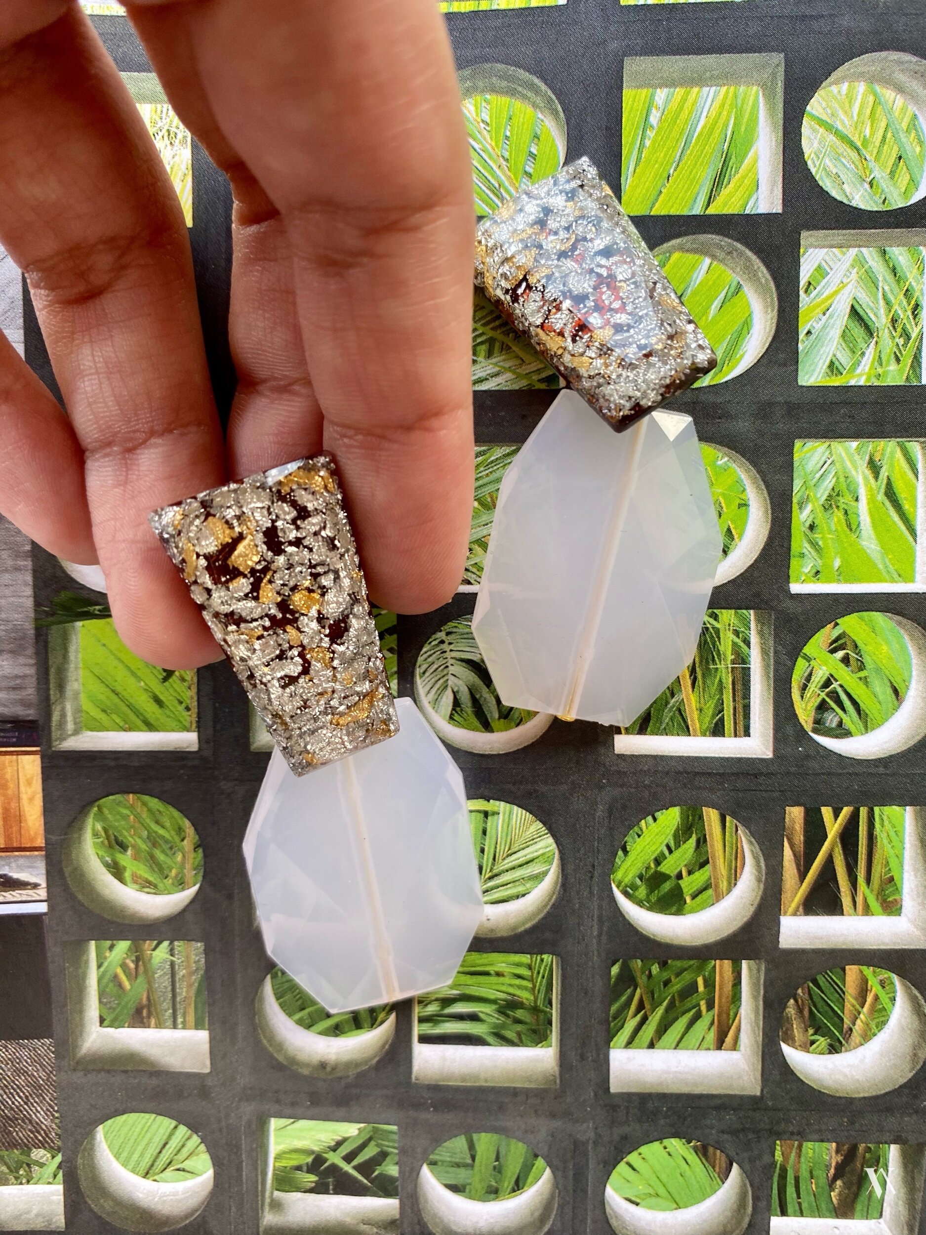 5F90AF79-F518-485D-86E7-D6DA108FD994