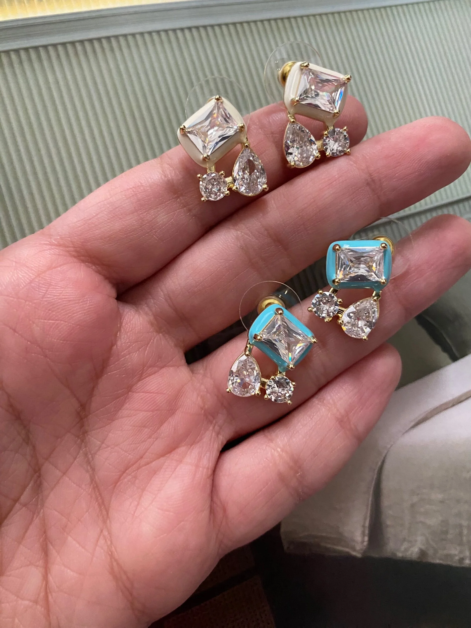 7A0C35DA-733D-4DDC-A67A-1ED6B172AABD