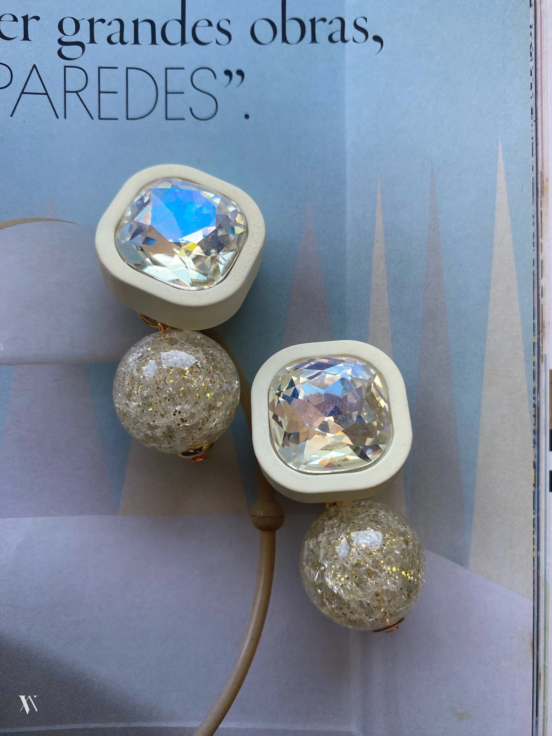 DBA216FD-9276-40CF-A11B-5EF6F6D01CE0