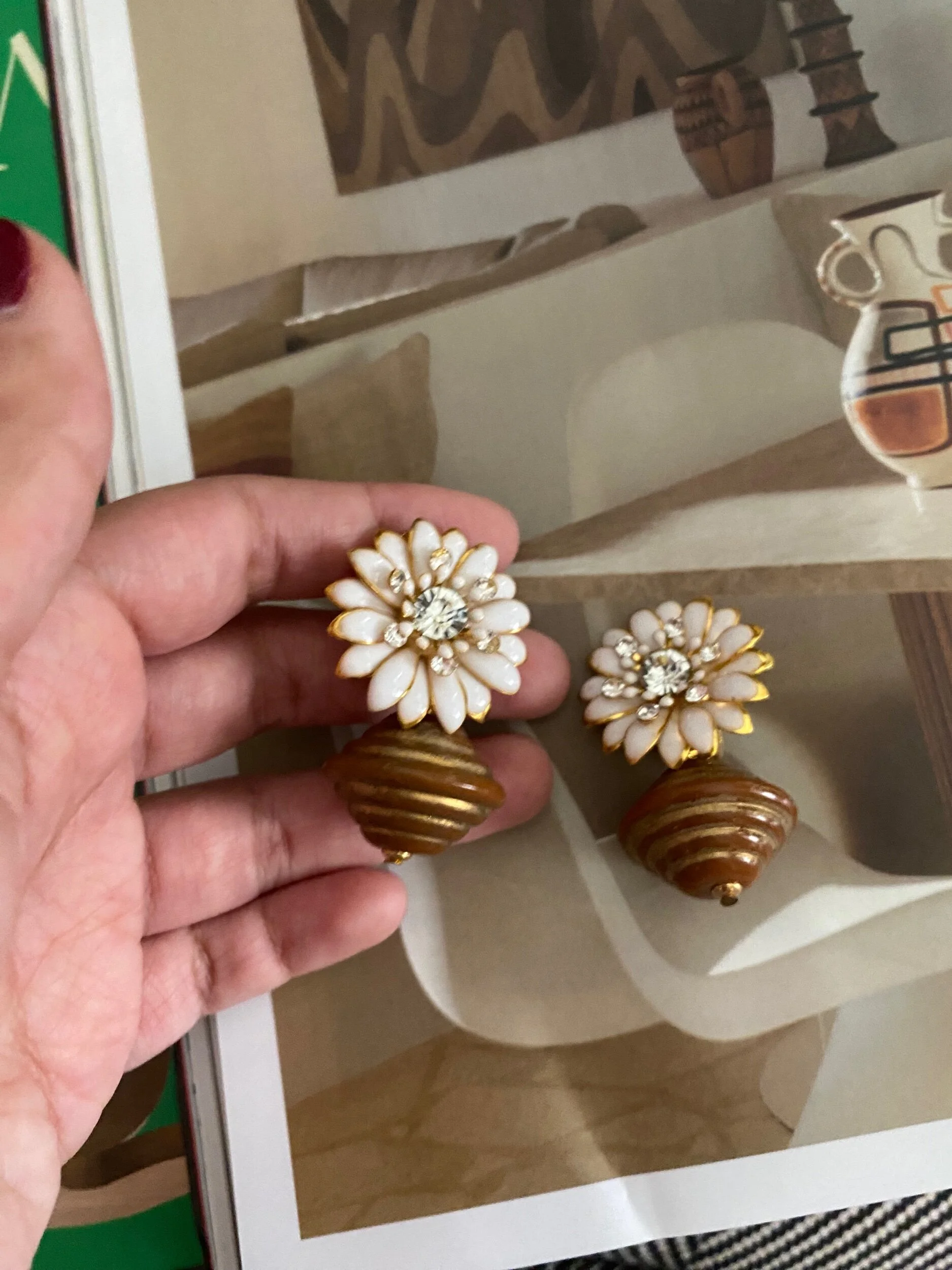 0BB32AB0-8A17-4AA2-AA17-CBEDA9CCA43E