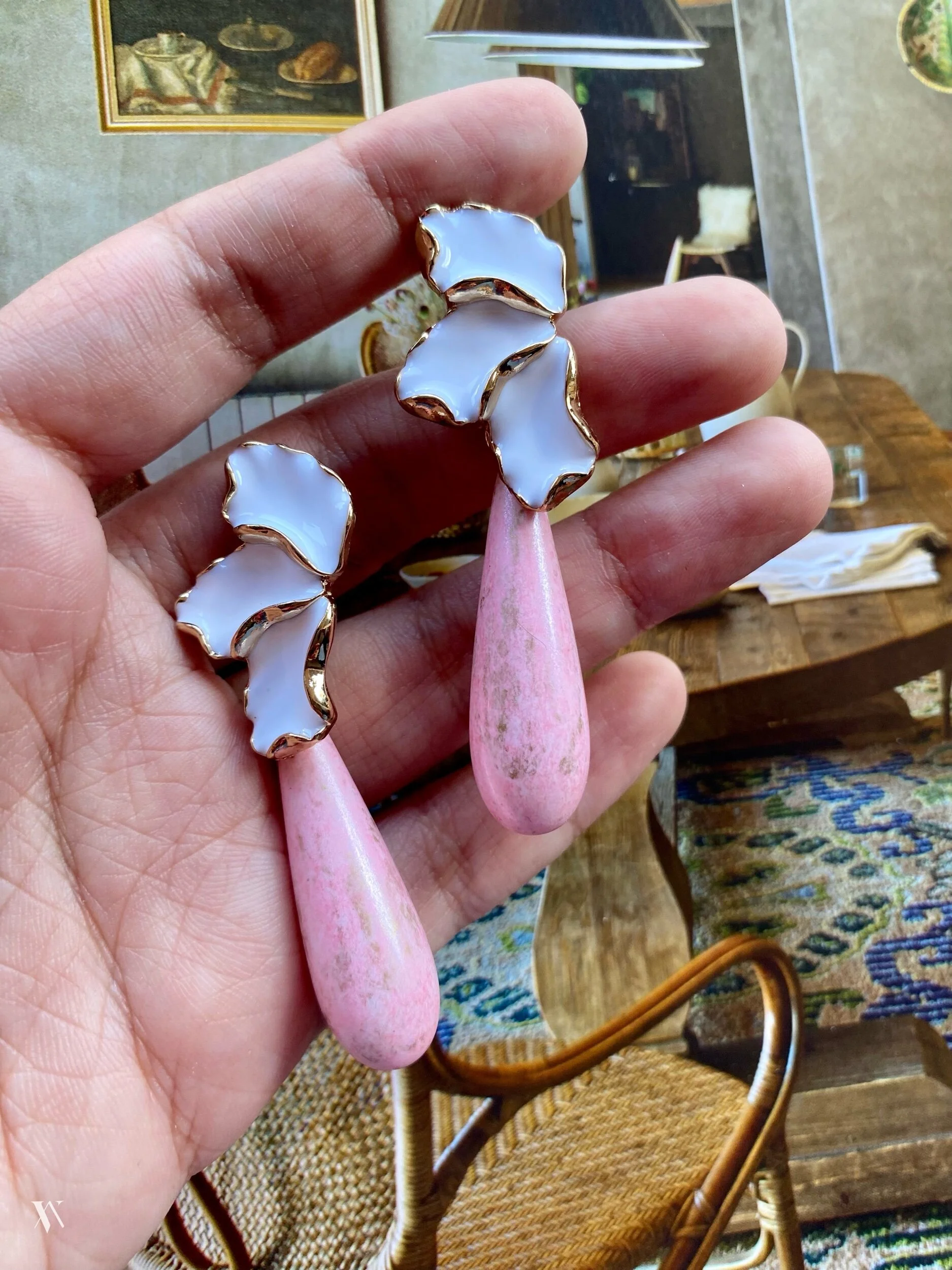 DCC1C739-A8F7-44F4-9D73-FA1A99002AFE