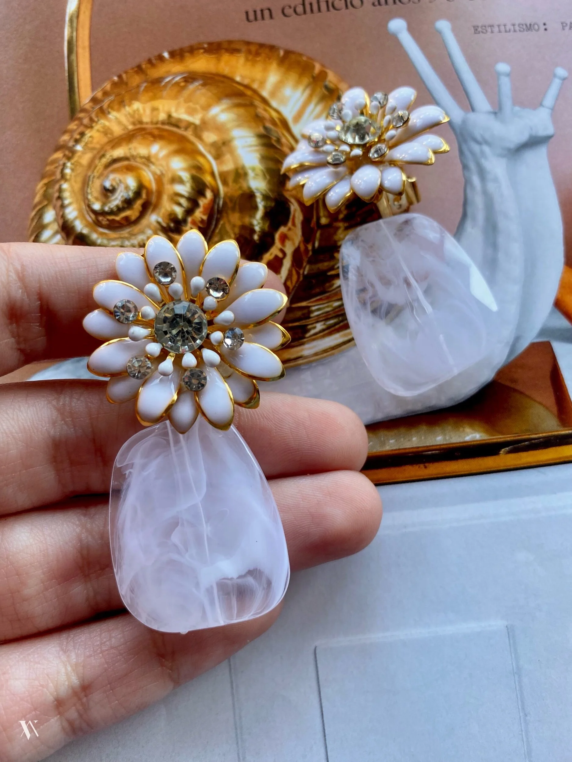 DFBF9905-3120-423A-BC18-C7C5FC604ABB